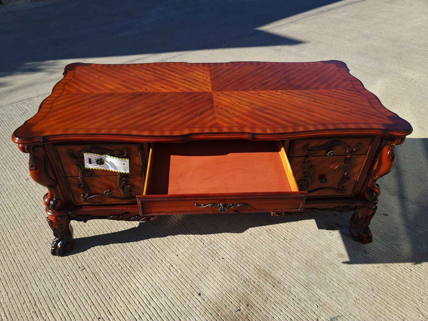 ✨Escritorio de Madera - Elegancia Clásica en Rosarito Antiques✨