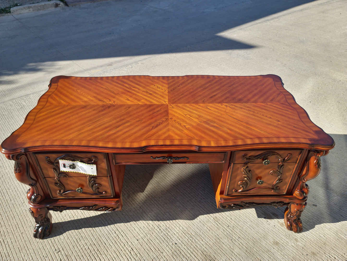 ✨Escritorio de Madera - Elegancia Clásica en Rosarito Antiques✨