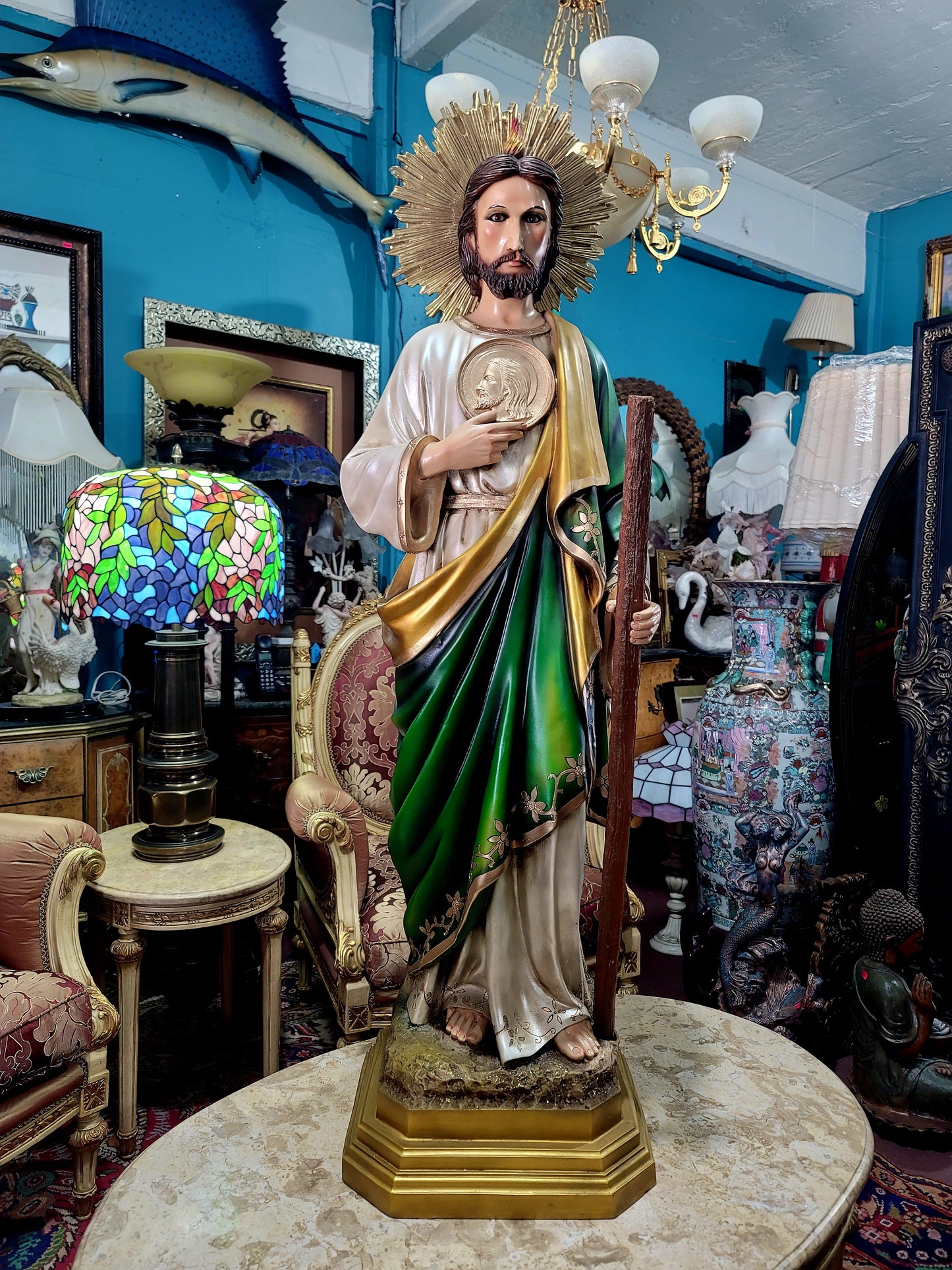 🗡️🪽 Espectacular Escultura de San Judas Tadeo en Resina con Detalles Intrincados🪽🗡️