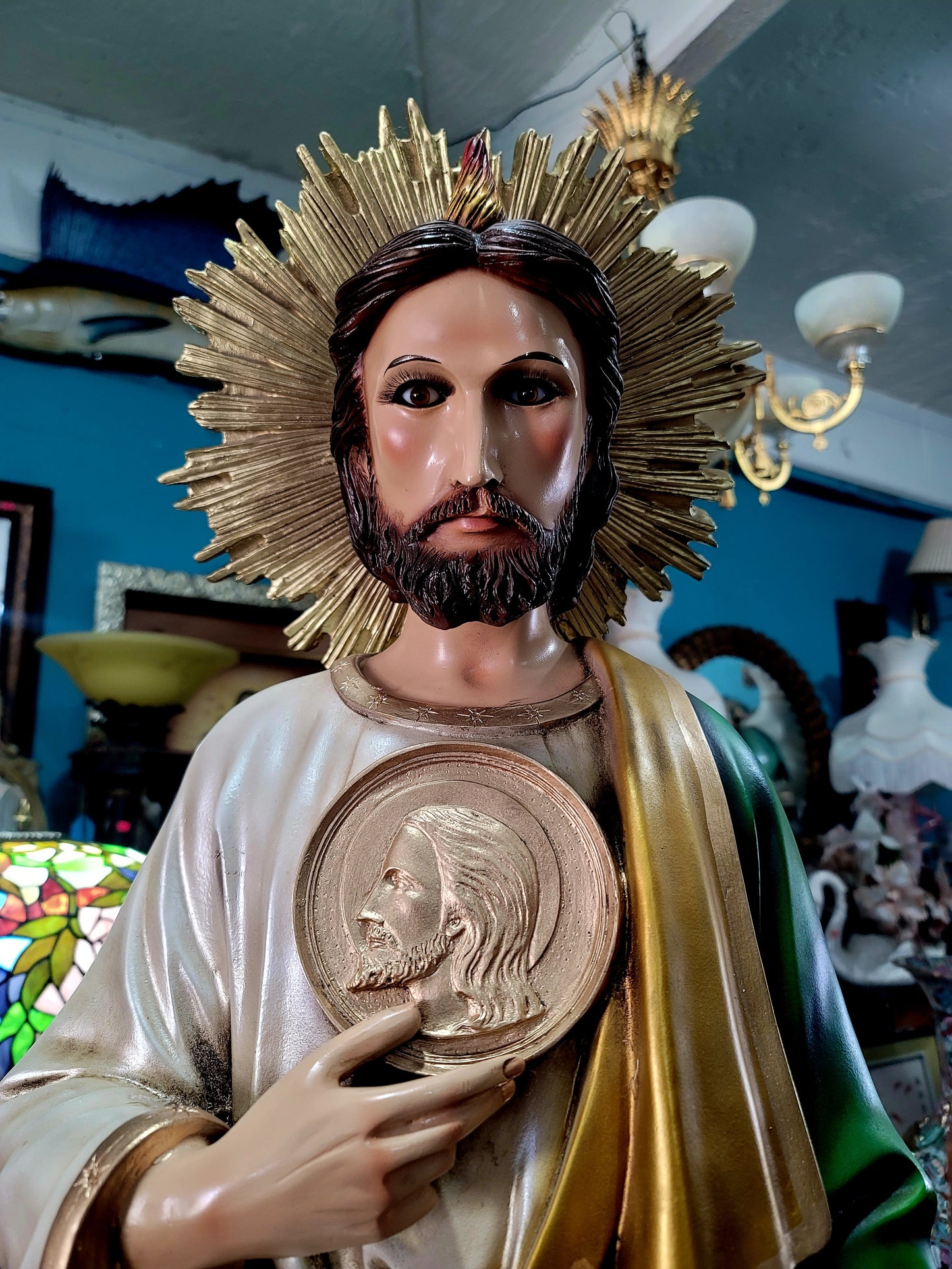 🗡️🪽 Espectacular Escultura de San Judas Tadeo en Resina con Detalles Intrincados🪽🗡️