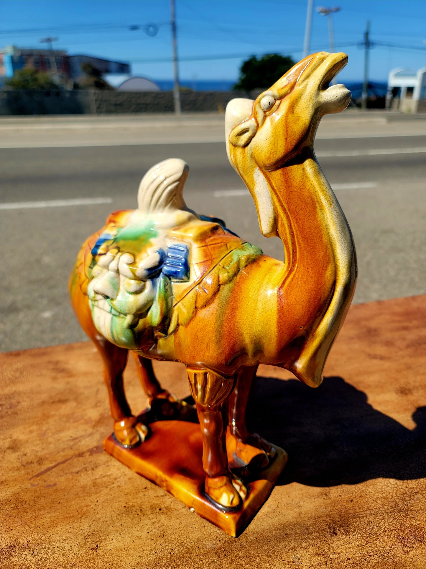 ✨Una Joya en Porcelana: Elegante Figura de Camello✨