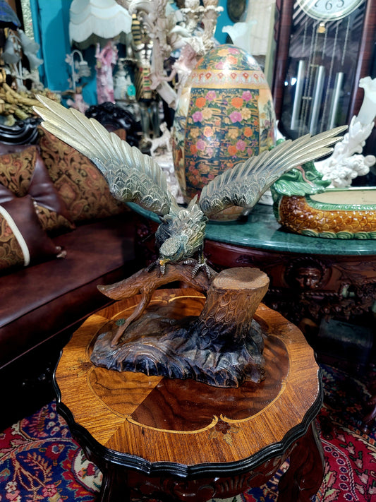 🦅Escultura de Halcon Posado en un Tronco de Arbol – Arte con Majestuoso Detalle🦅