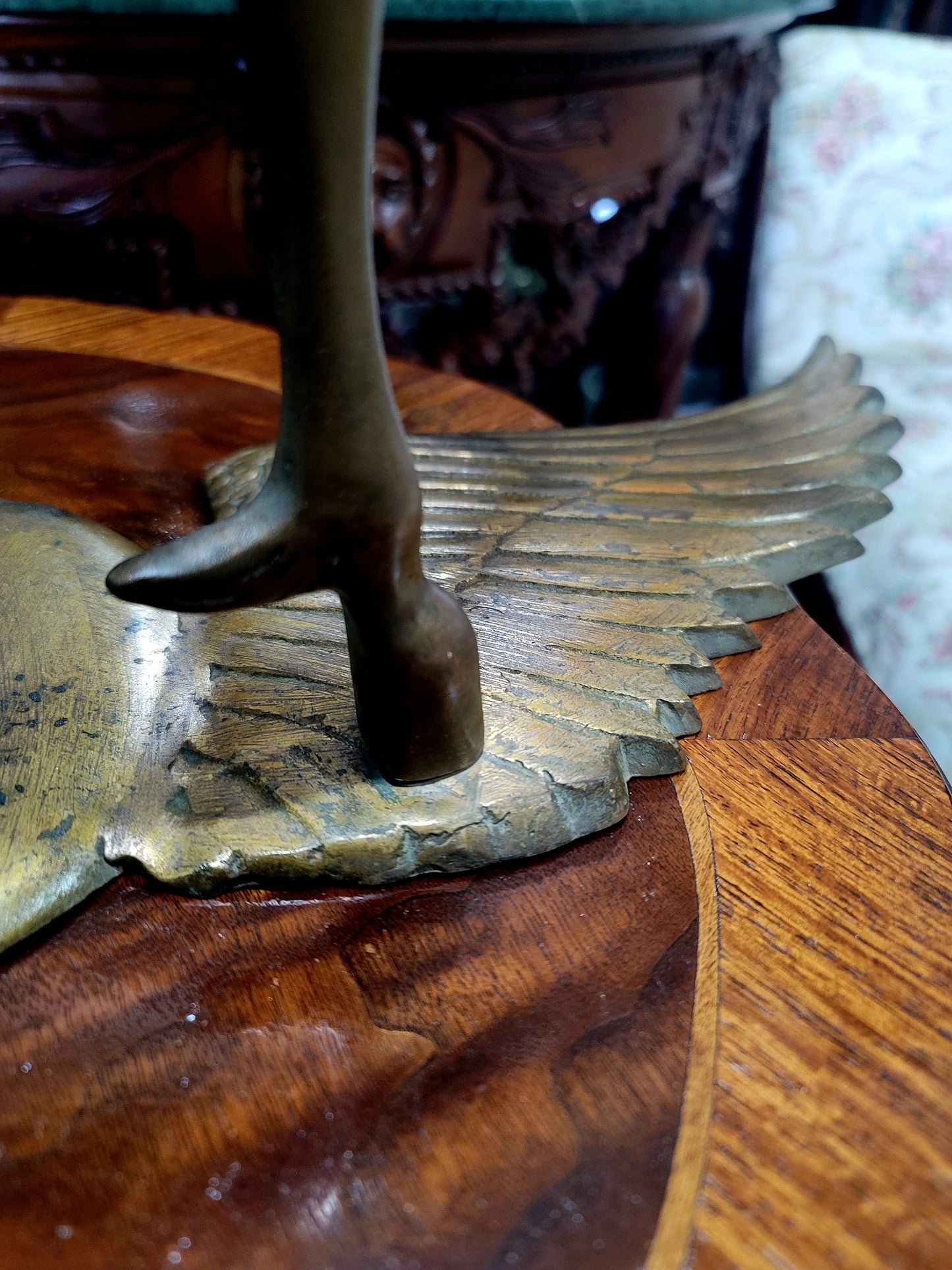 🐴 Majestuosa Escultura de Caballo en Bronce con Base Decorativa de Garza 🦢