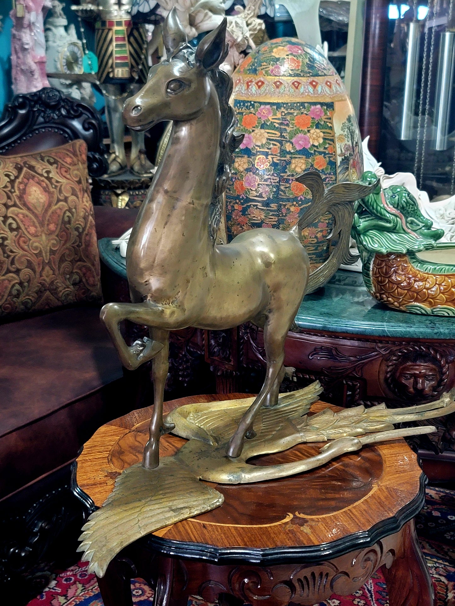 🐴 Majestuosa Escultura de Caballo en Bronce con Base Decorativa de Garza 🦢