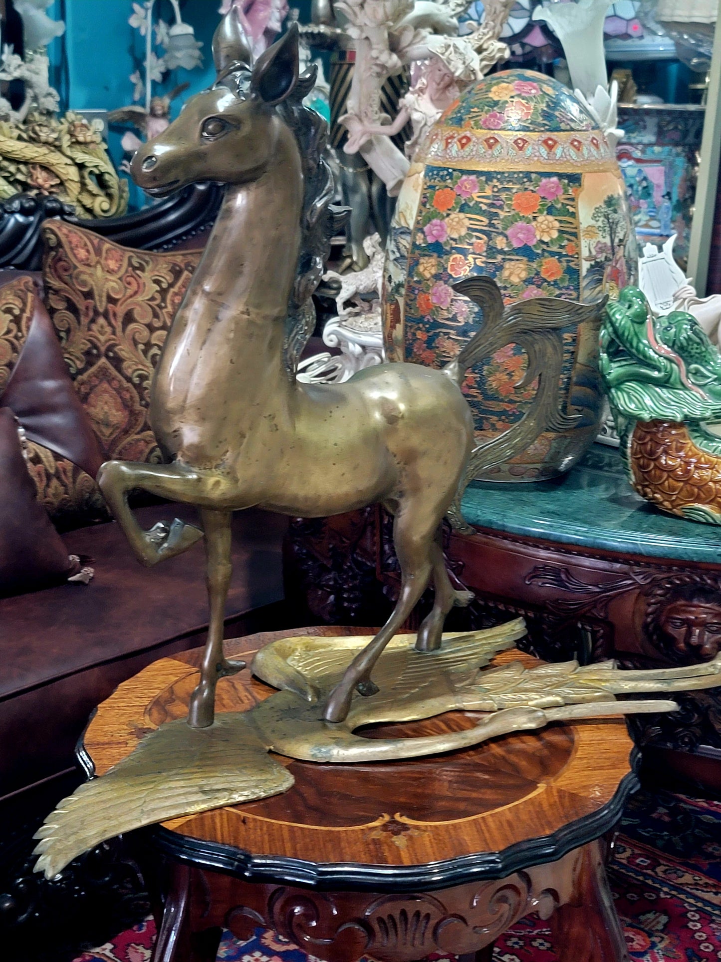 🐴 Majestuosa Escultura de Caballo en Bronce con Base Decorativa de Garza 🦢
