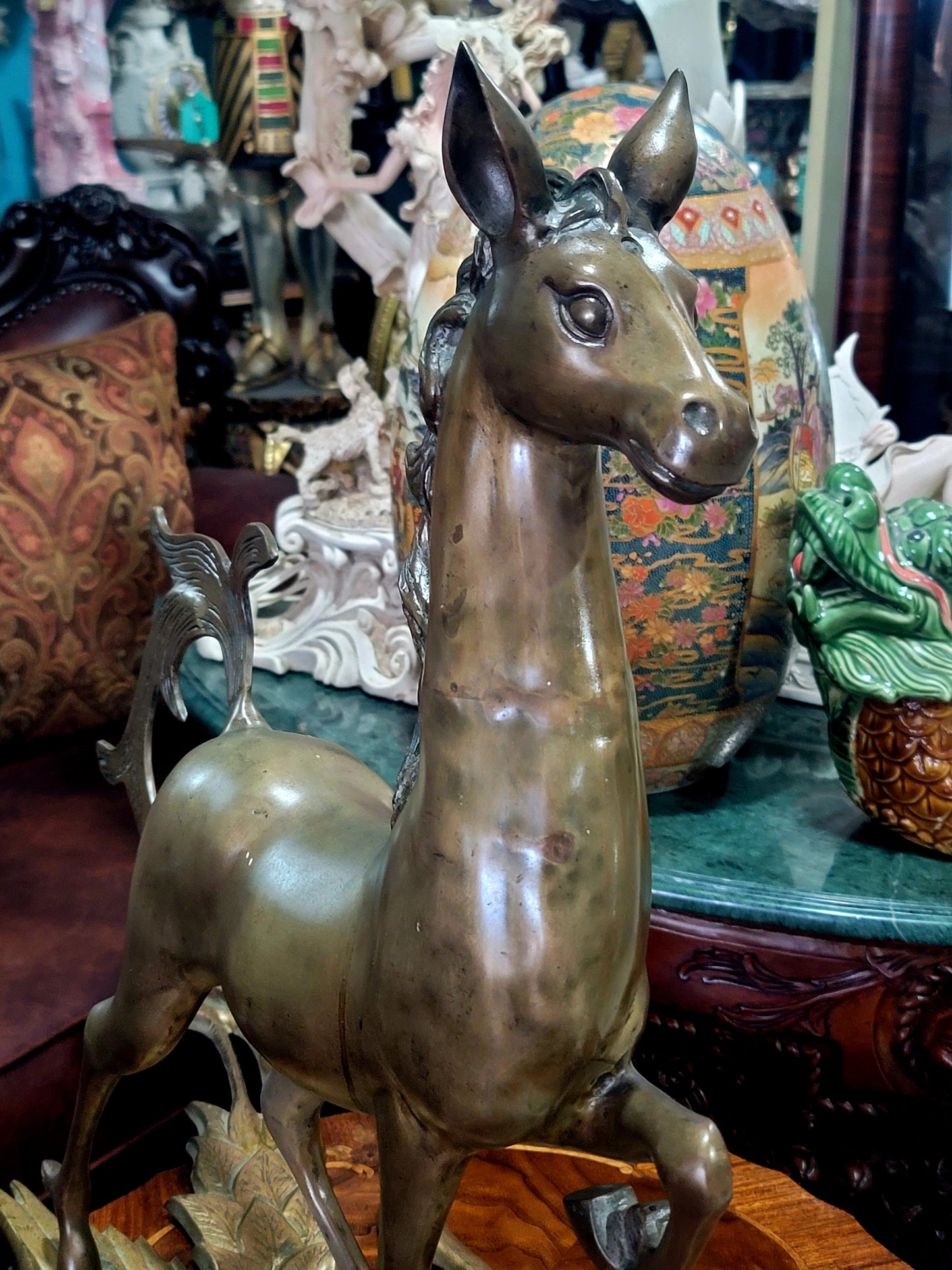 🐴 Majestuosa Escultura de Caballo en Bronce con Base Decorativa de Garza 🦢