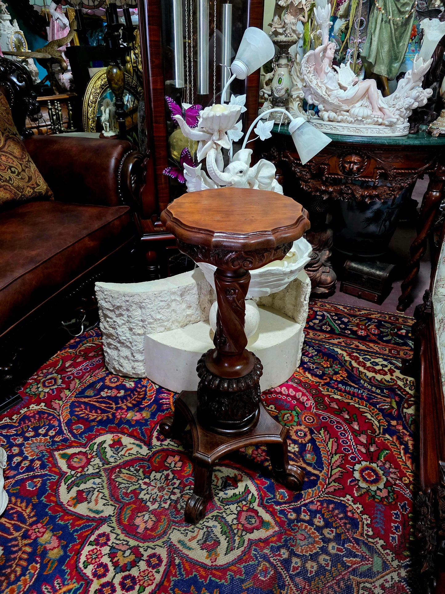 🪵✨ Pedestal Antiguo de Madera Noble – Arte Tallado a Mano ✨🪵