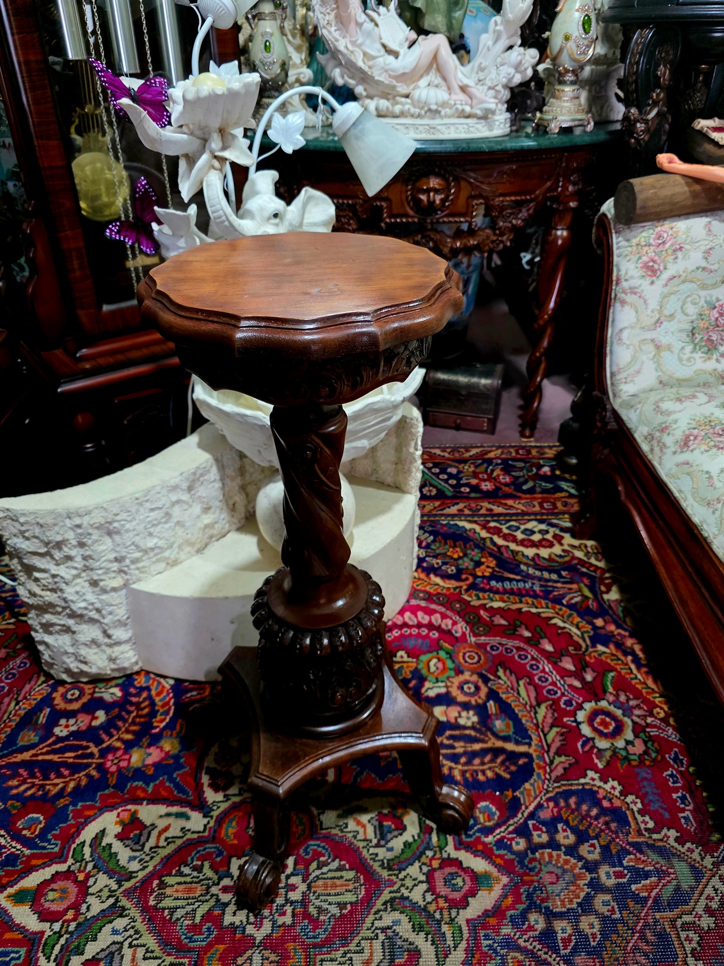 🪵✨ Pedestal Antiguo de Madera Noble – Arte Tallado a Mano ✨🪵