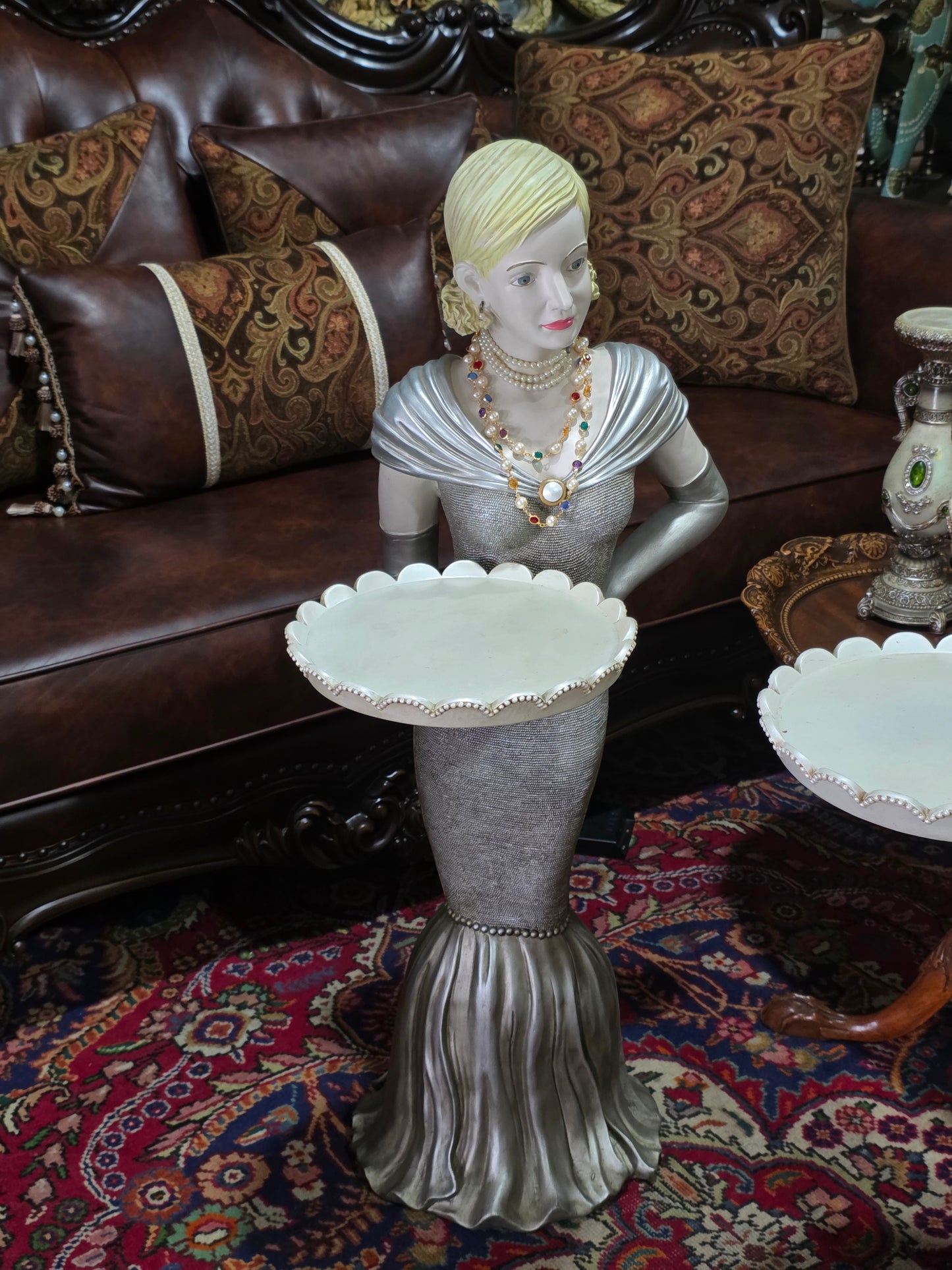 ✨ Elegant Decorative Sculptures – Exclusive Pair at Rosarito Antiques ✨