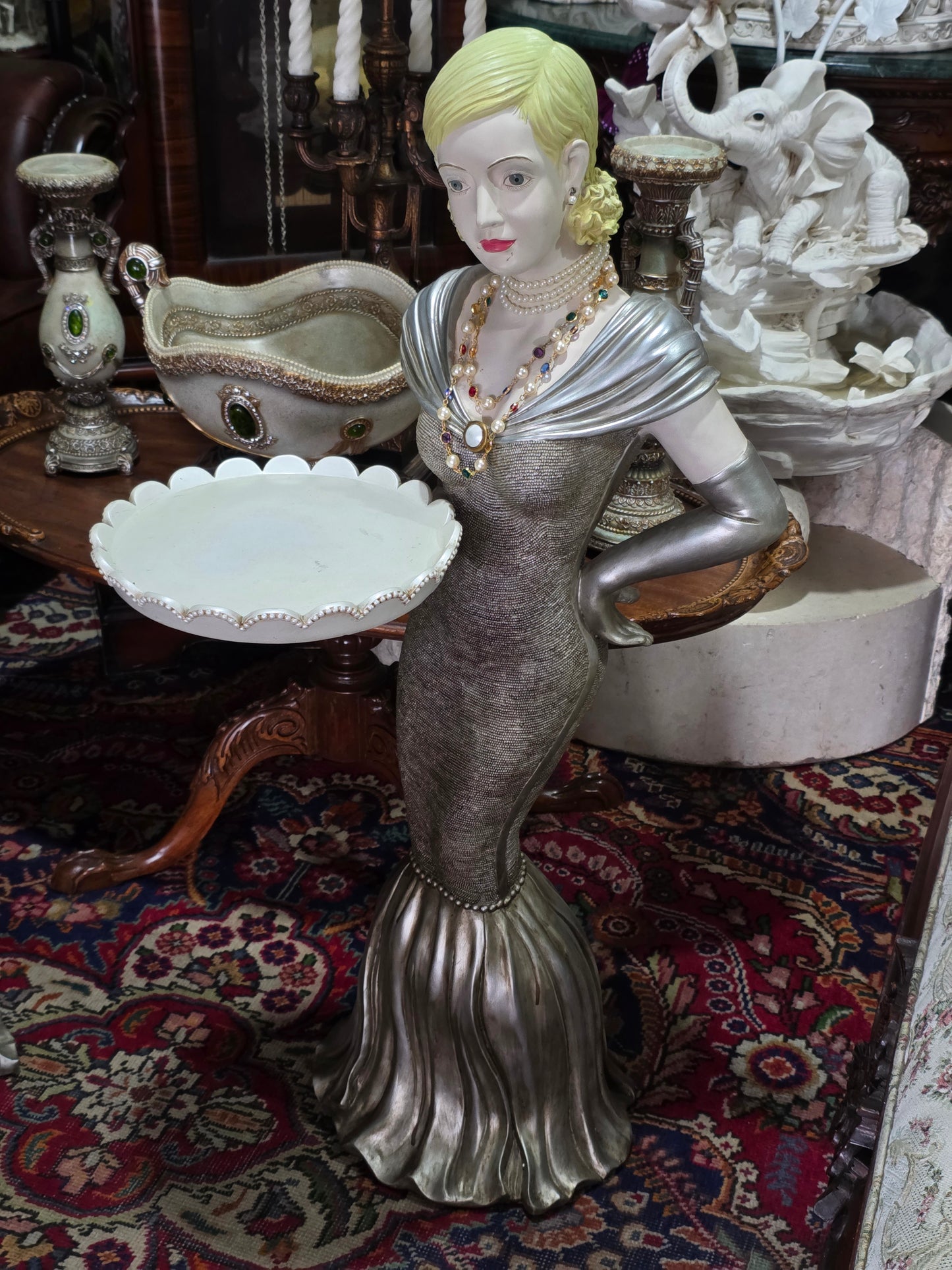 ✨ Elegant Decorative Sculptures – Exclusive Pair at Rosarito Antiques ✨