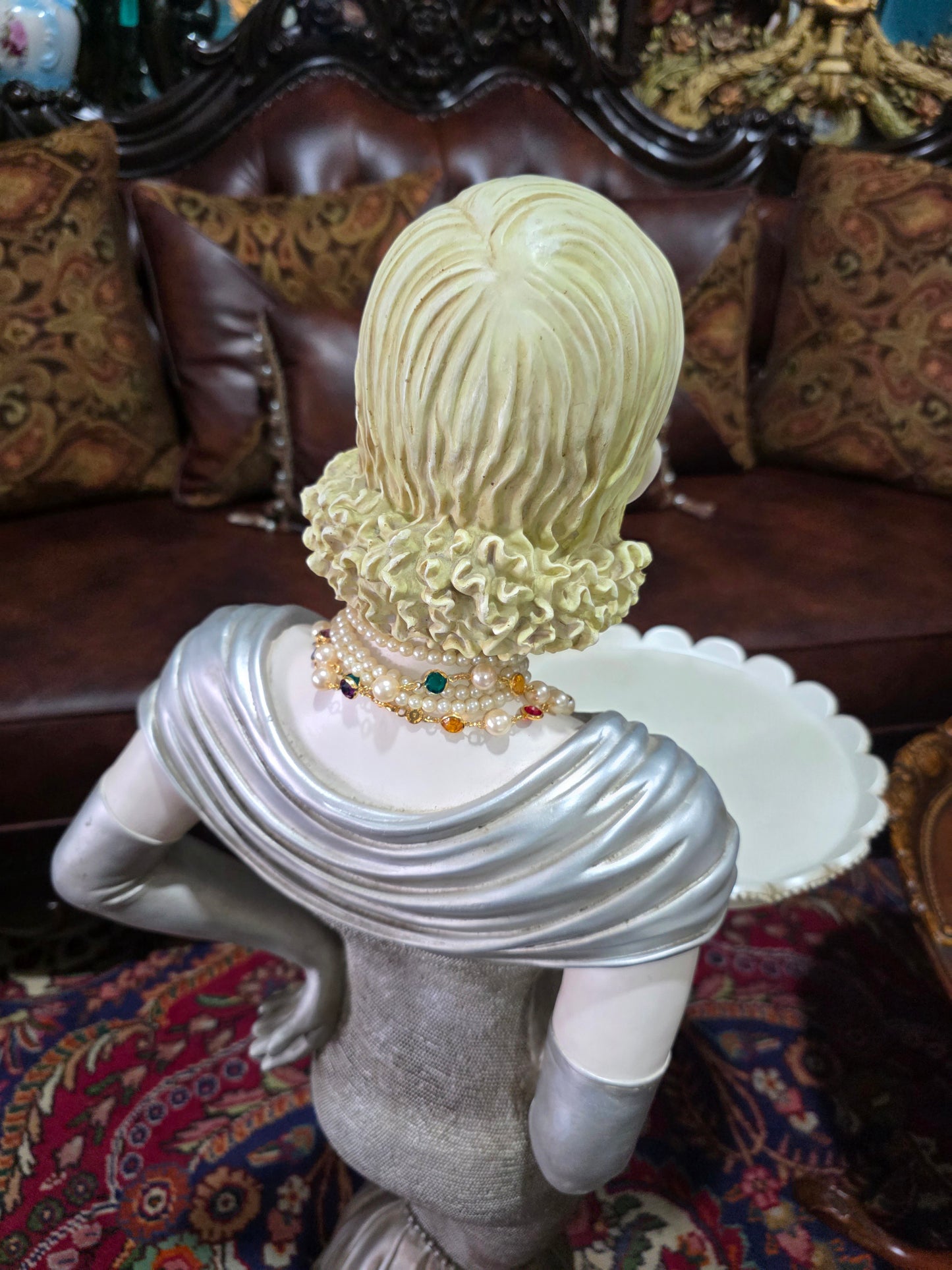✨ Elegant Decorative Sculptures – Exclusive Pair at Rosarito Antiques ✨