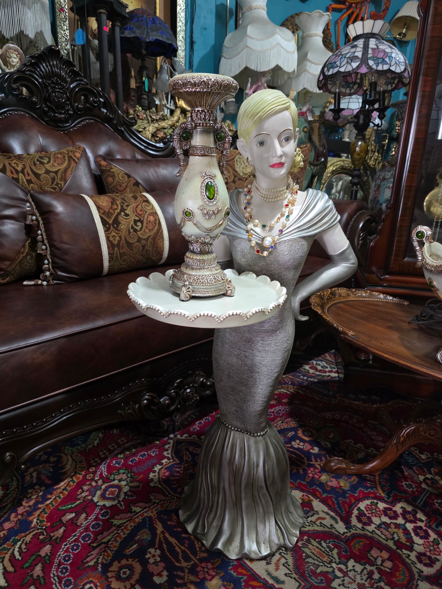 ✨ Elegant Decorative Sculptures – Exclusive Pair at Rosarito Antiques ✨