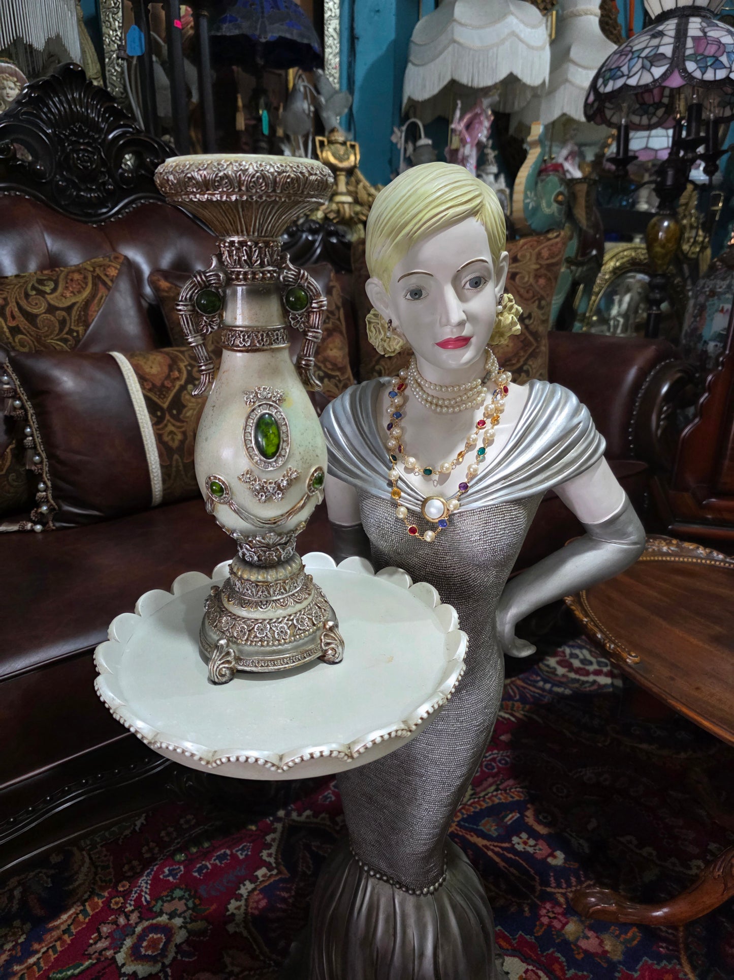 ✨ Elegant Decorative Sculptures – Exclusive Pair at Rosarito Antiques ✨