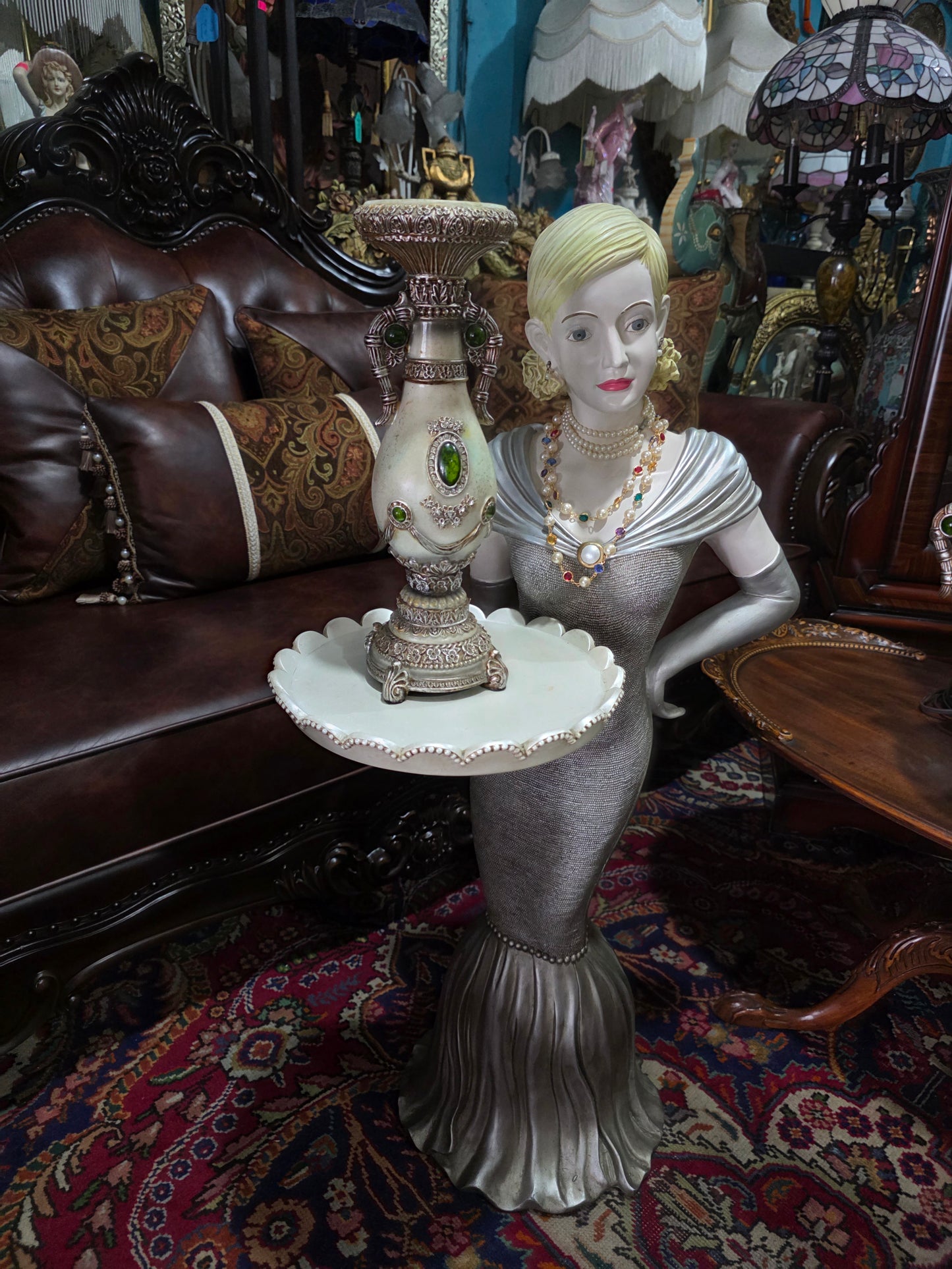✨ Elegant Decorative Sculptures – Exclusive Pair at Rosarito Antiques ✨