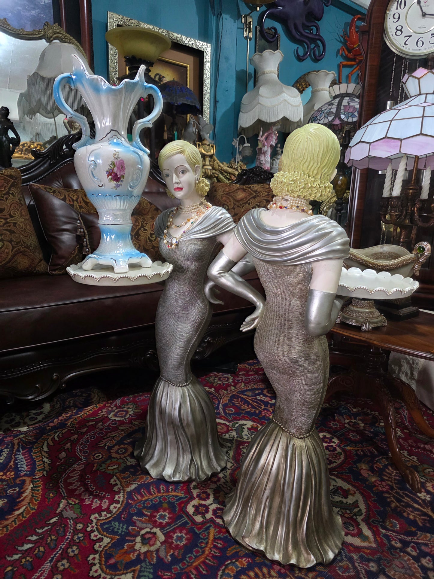 ✨ Elegant Decorative Sculptures – Exclusive Pair at Rosarito Antiques ✨