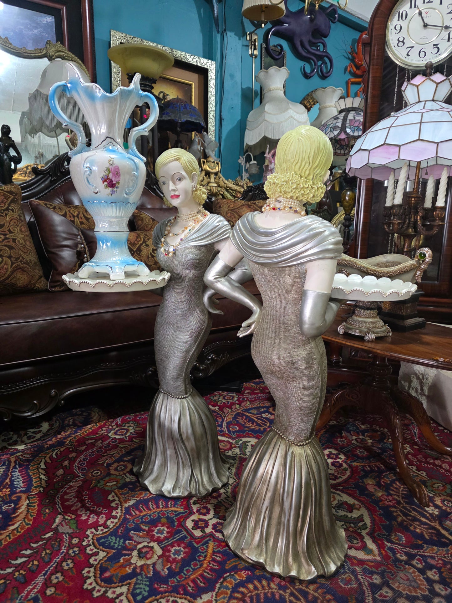 ✨ Elegant Decorative Sculptures – Exclusive Pair at Rosarito Antiques ✨