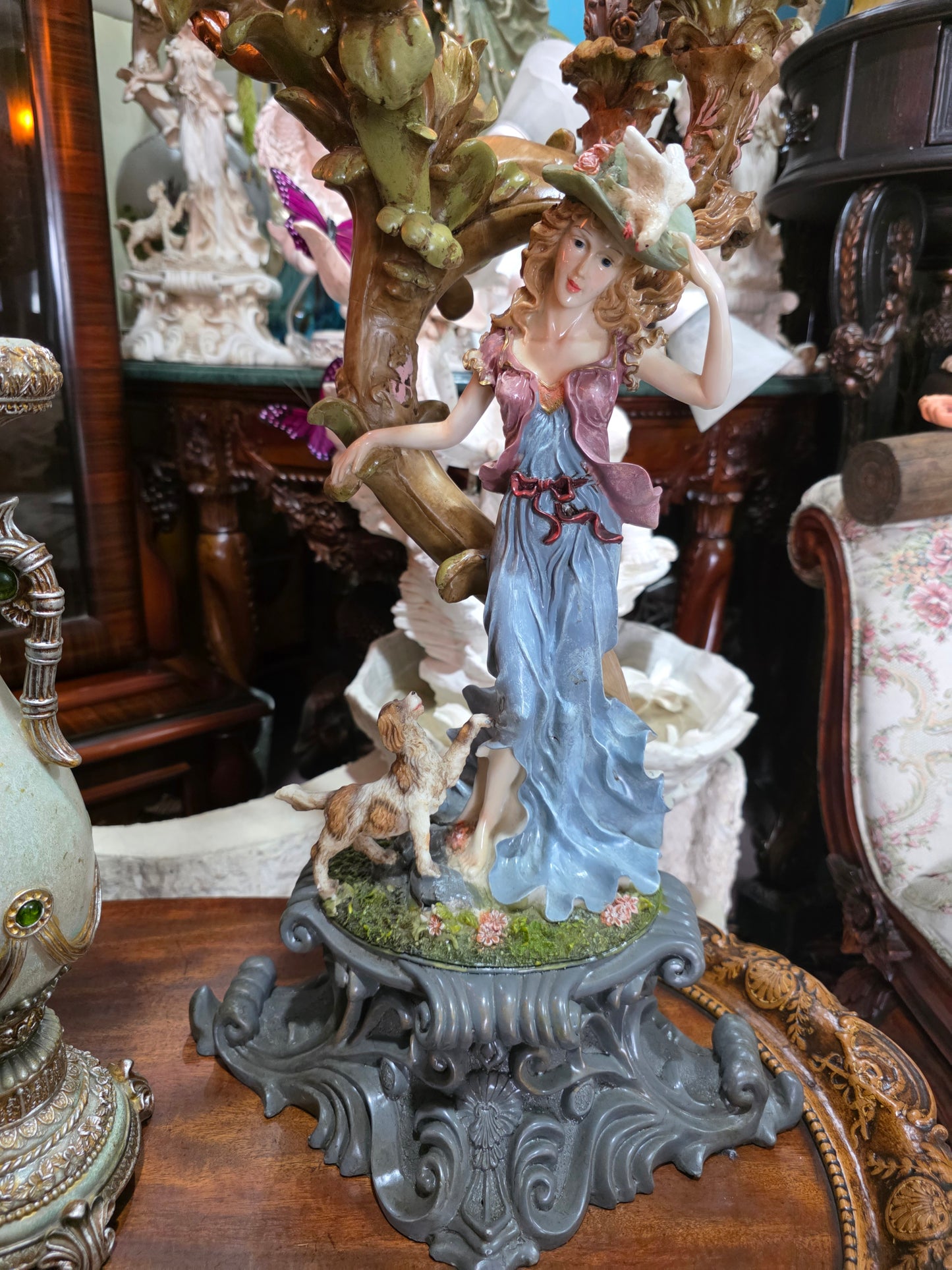 Pair of Vintage Woman Sculpture Lamps with 5 Tulip-Shaped Glass Shades🌷🌷