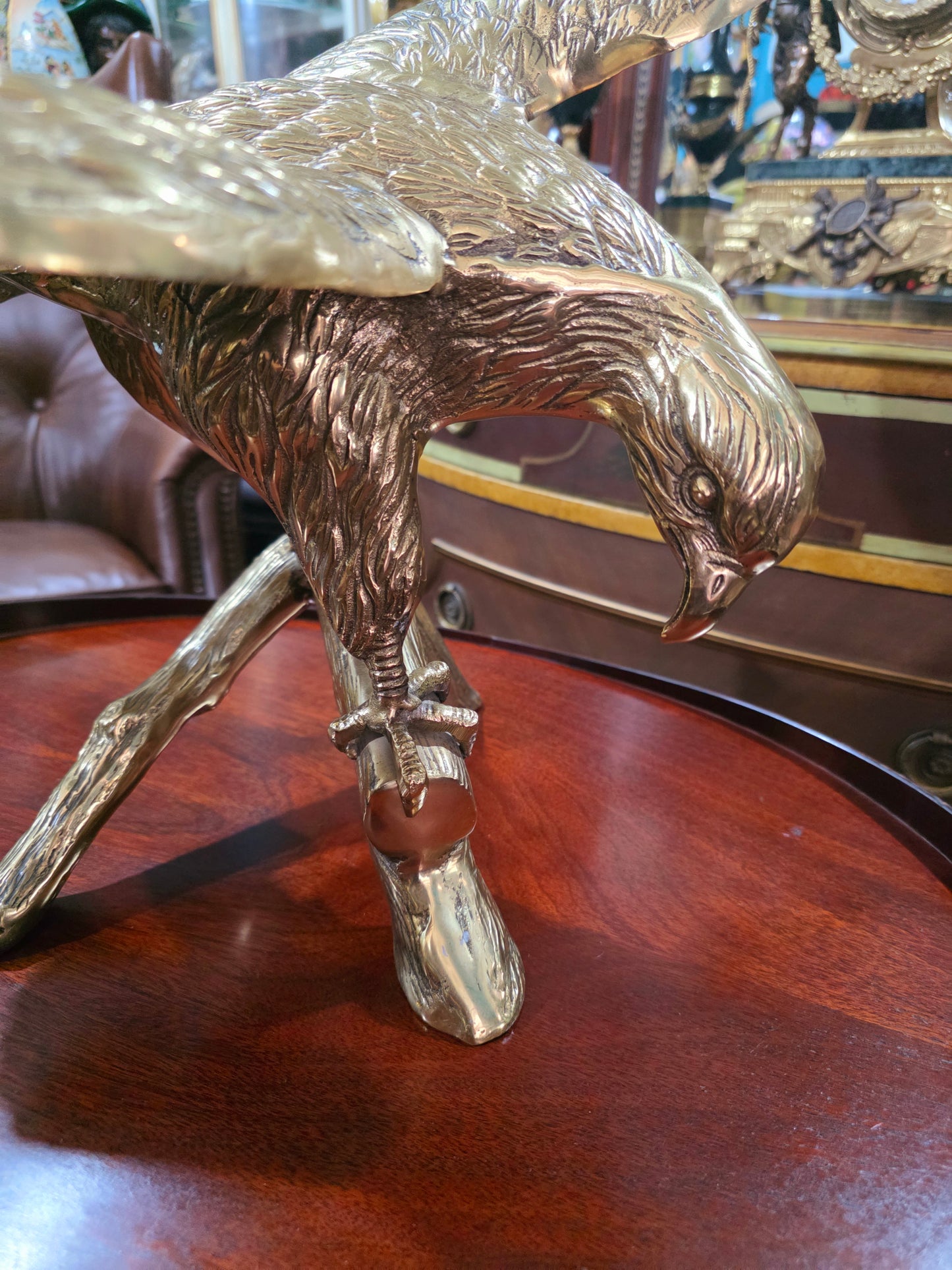 🦅Majestic Eagle Sculpture – Beauty and Elegance in Every Detail🦅