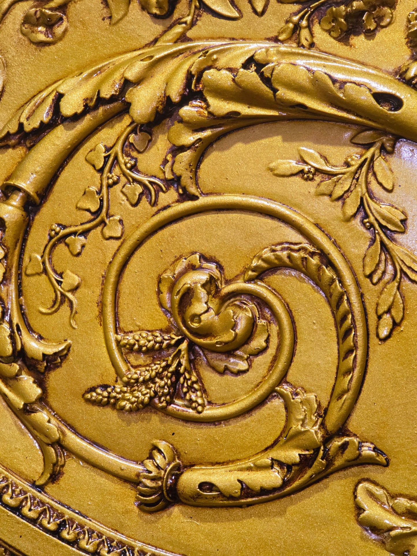 🌺 Vintage Painting with Aged Gold Relief – Monumental Decorative Piece🖌️🎨
