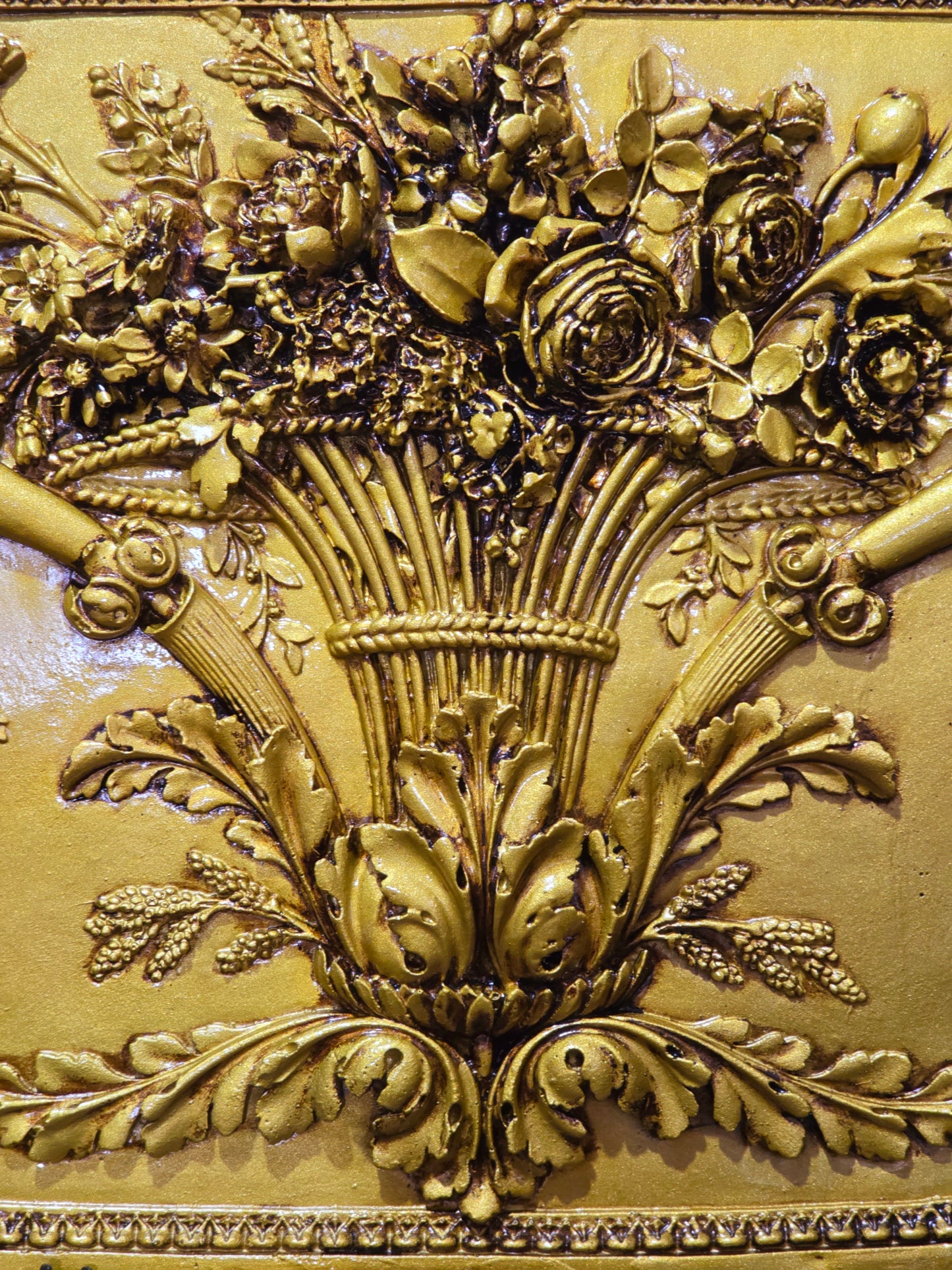 🌺 Vintage Painting with Aged Gold Relief – Monumental Decorative Piece🖌️🎨