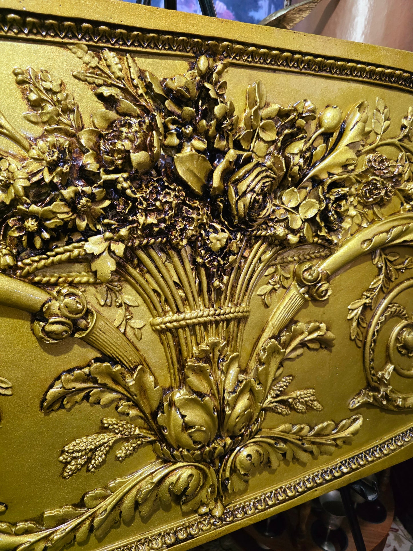 🌺 Vintage Painting with Aged Gold Relief – Monumental Decorative Piece🖌️🎨