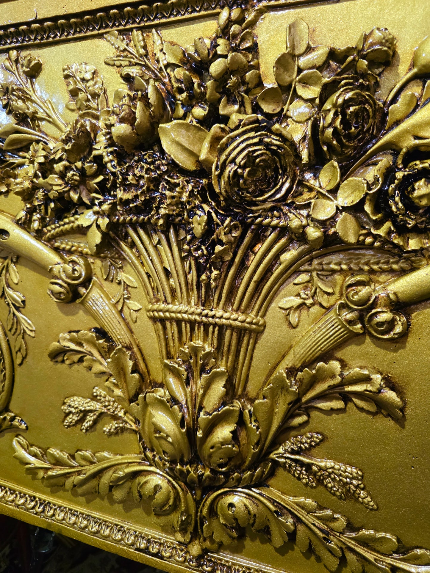 🌺 Vintage Painting with Aged Gold Relief – Monumental Decorative Piece🖌️🎨