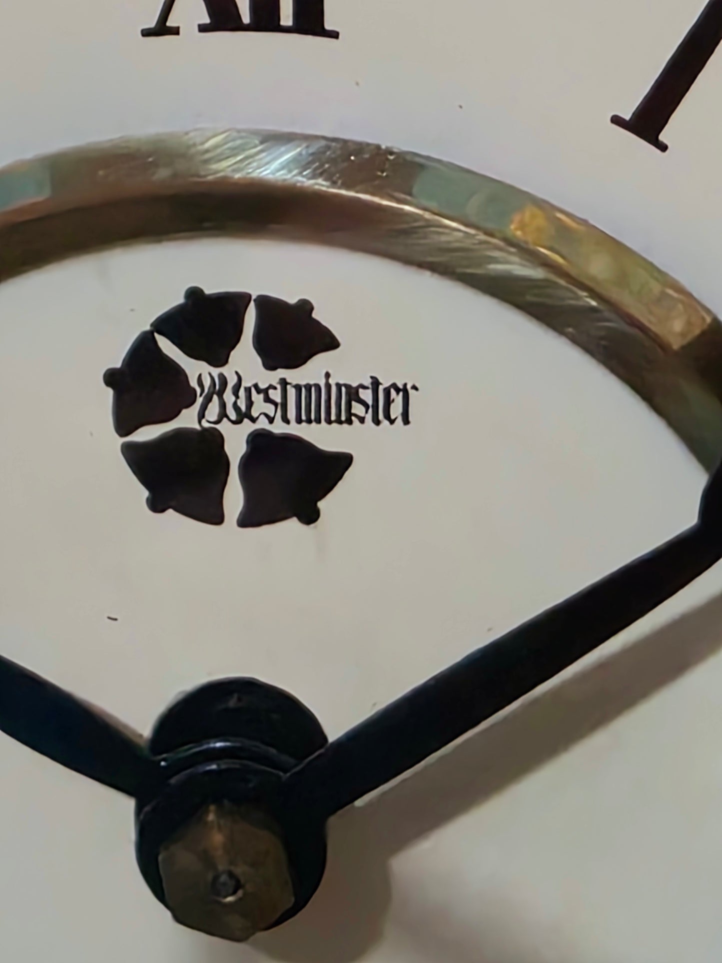 🕰️ Reloj Mecánico Westminster – Elegancia Atemporal en Rosarito Antiques 🕰️