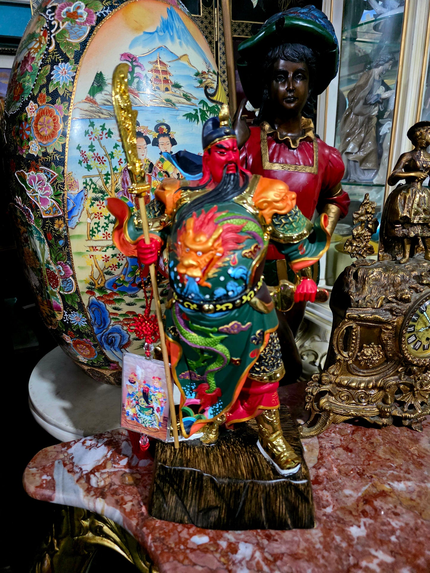 ✨ Estatua de Guan Yu – Dios de la Riqueza y la Fortuna ✨