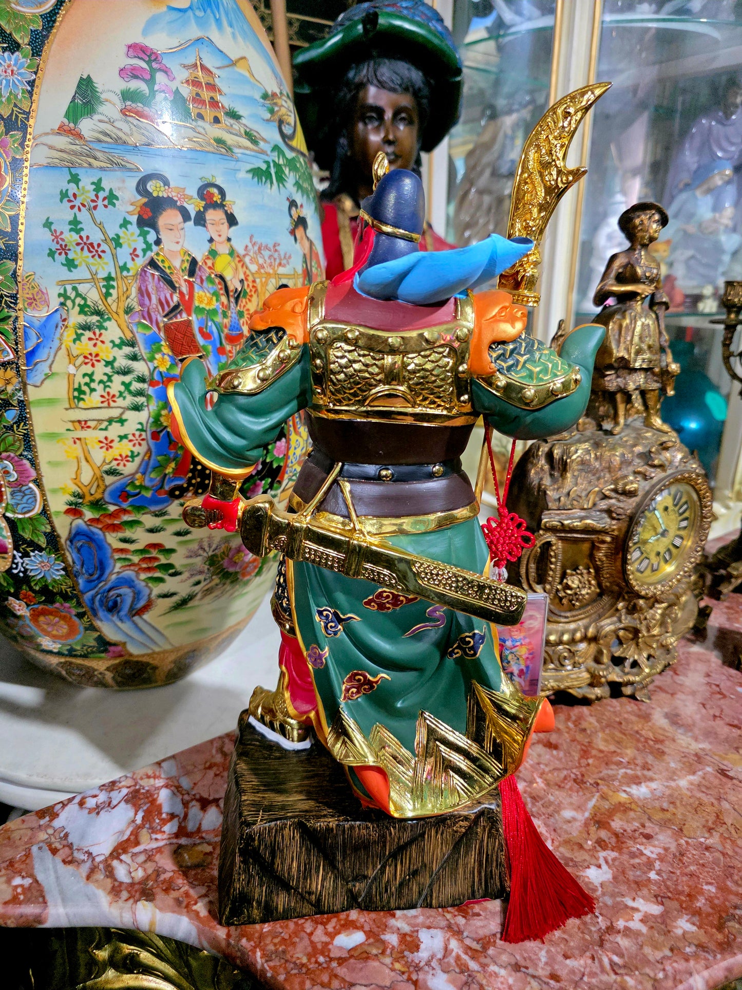 ✨ Estatua de Guan Yu – Dios de la Riqueza y la Fortuna ✨