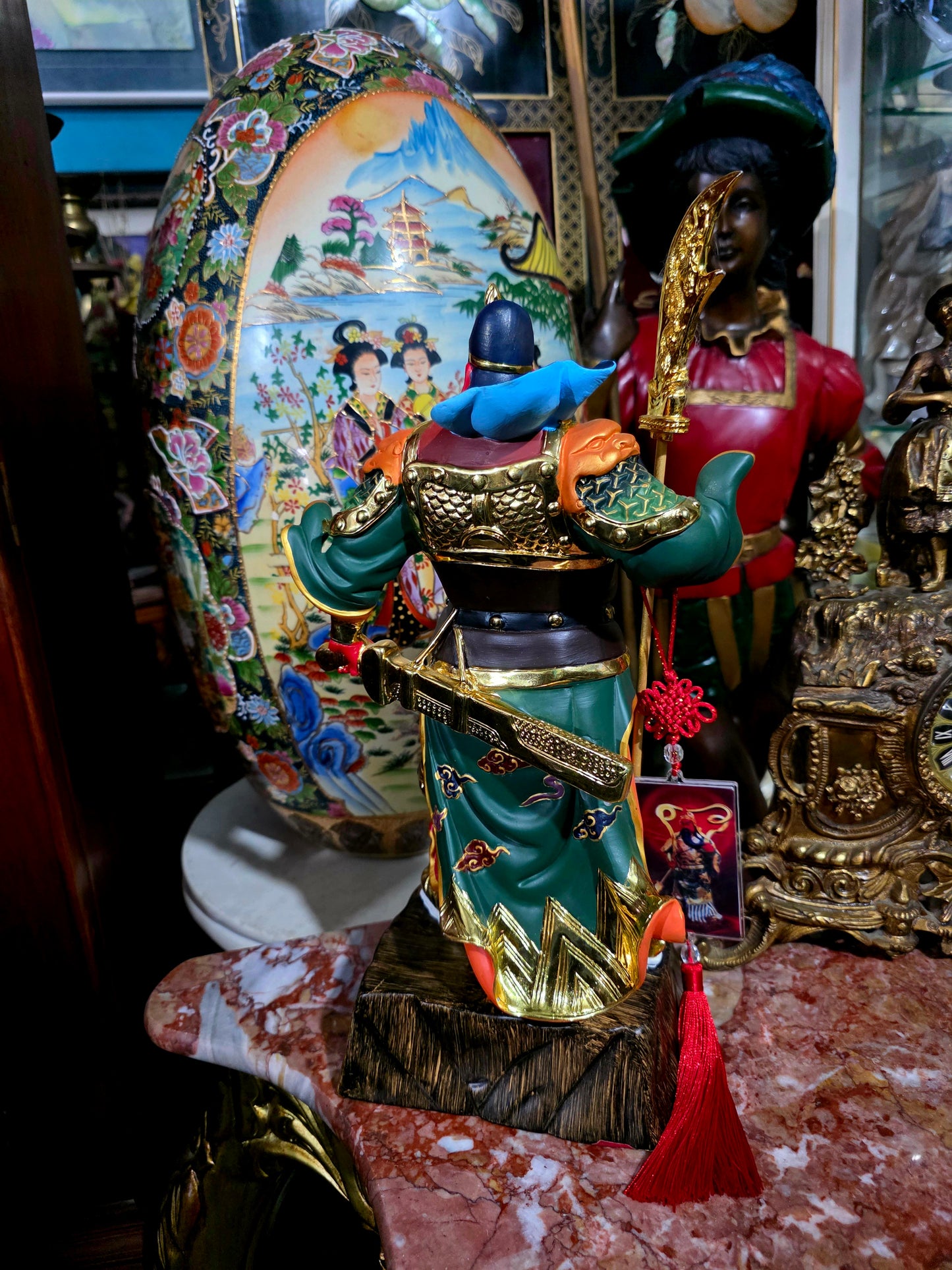 ✨ Estatua de Guan Yu – Dios de la Riqueza y la Fortuna ✨