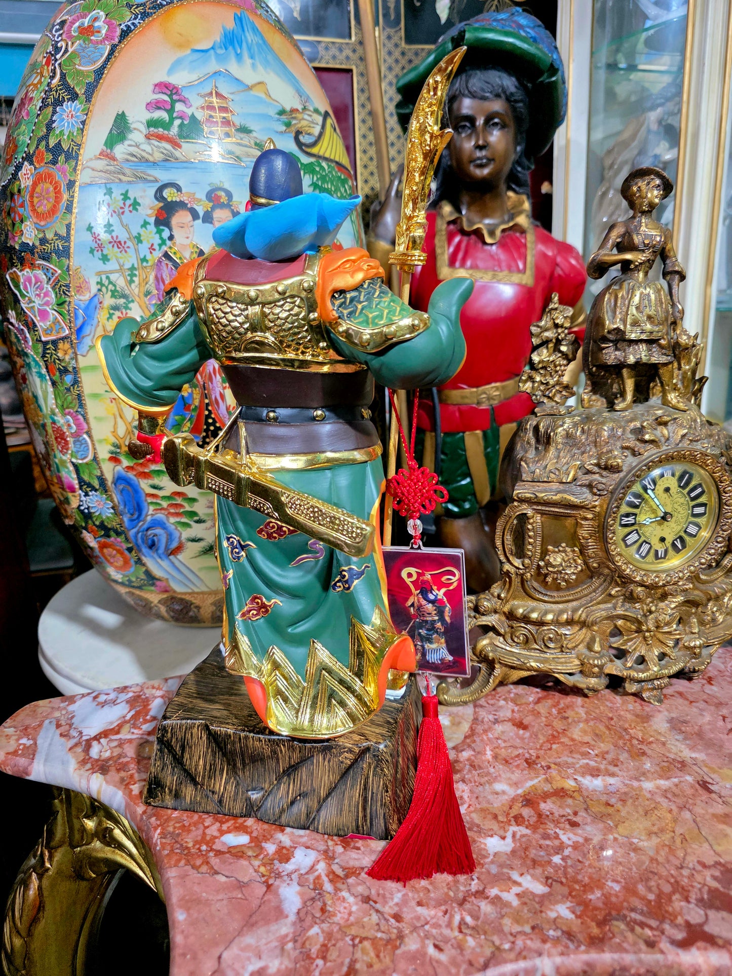 ✨ Estatua de Guan Yu – Dios de la Riqueza y la Fortuna ✨