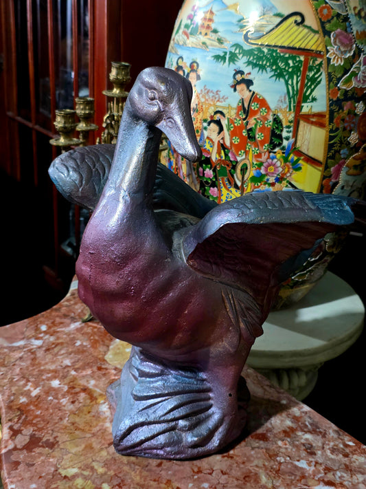 🦢 Escultura de Ave en Hierro Fundido – Elegancia y Fuerza Atemporal🦢