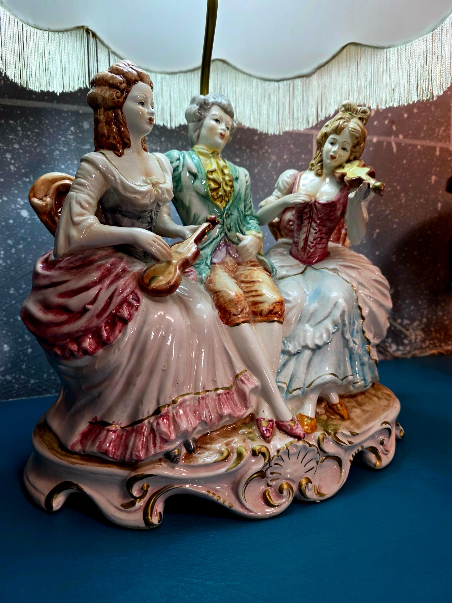 🌸Lampara de Porcelana Fina Capodimonte – Escena Musical Clásica🌸