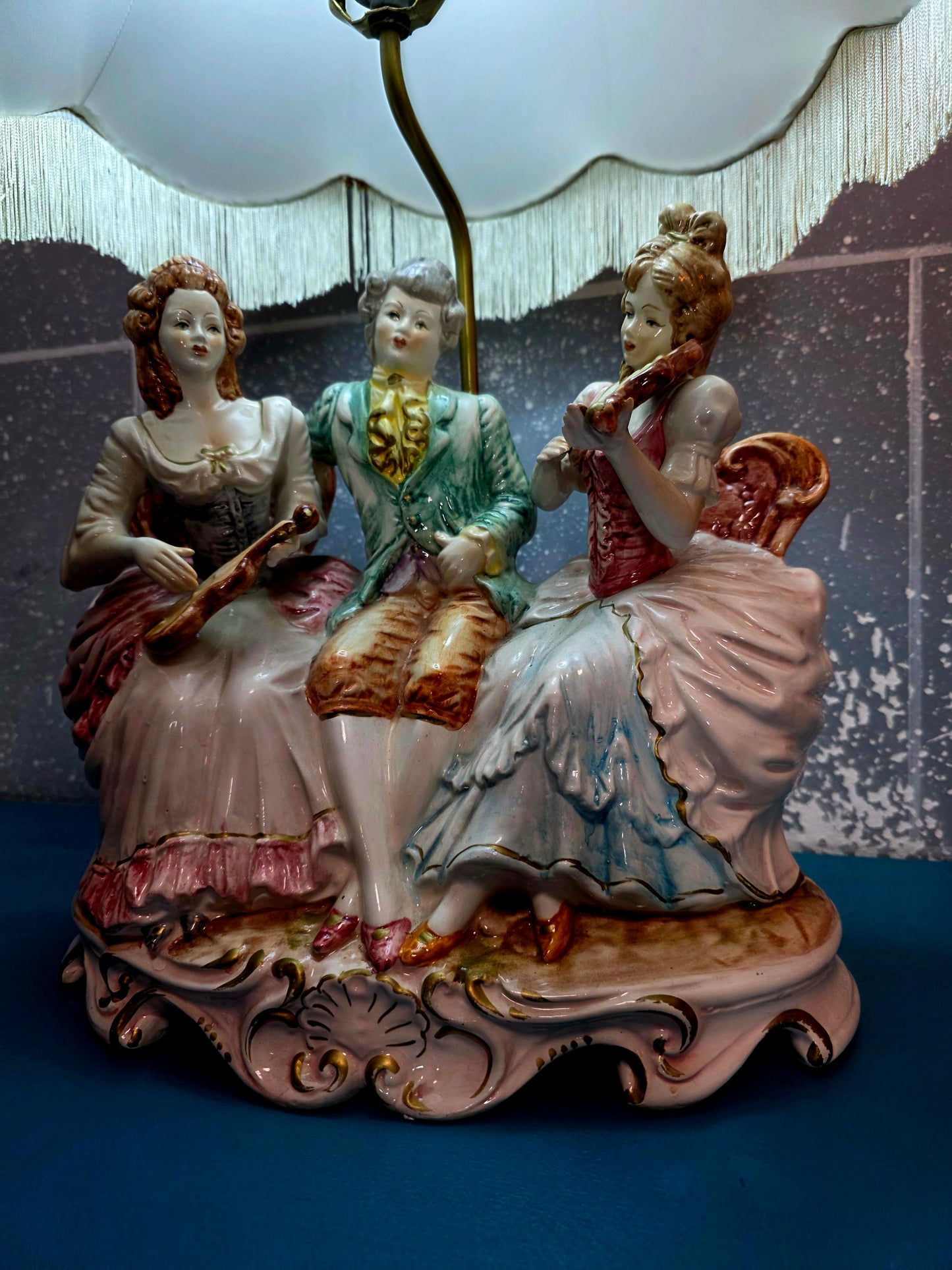 🌸Lampara de Porcelana Fina Capodimonte – Escena Musical Clásica🌸