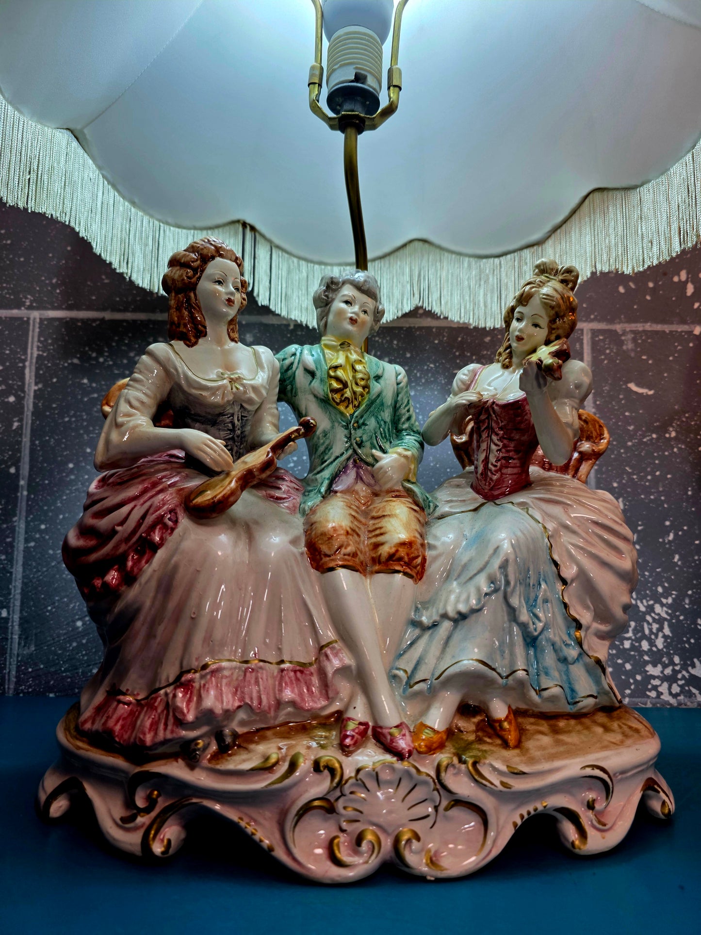 🌸Lampara de Porcelana Fina Capodimonte – Escena Musical Clásica🌸