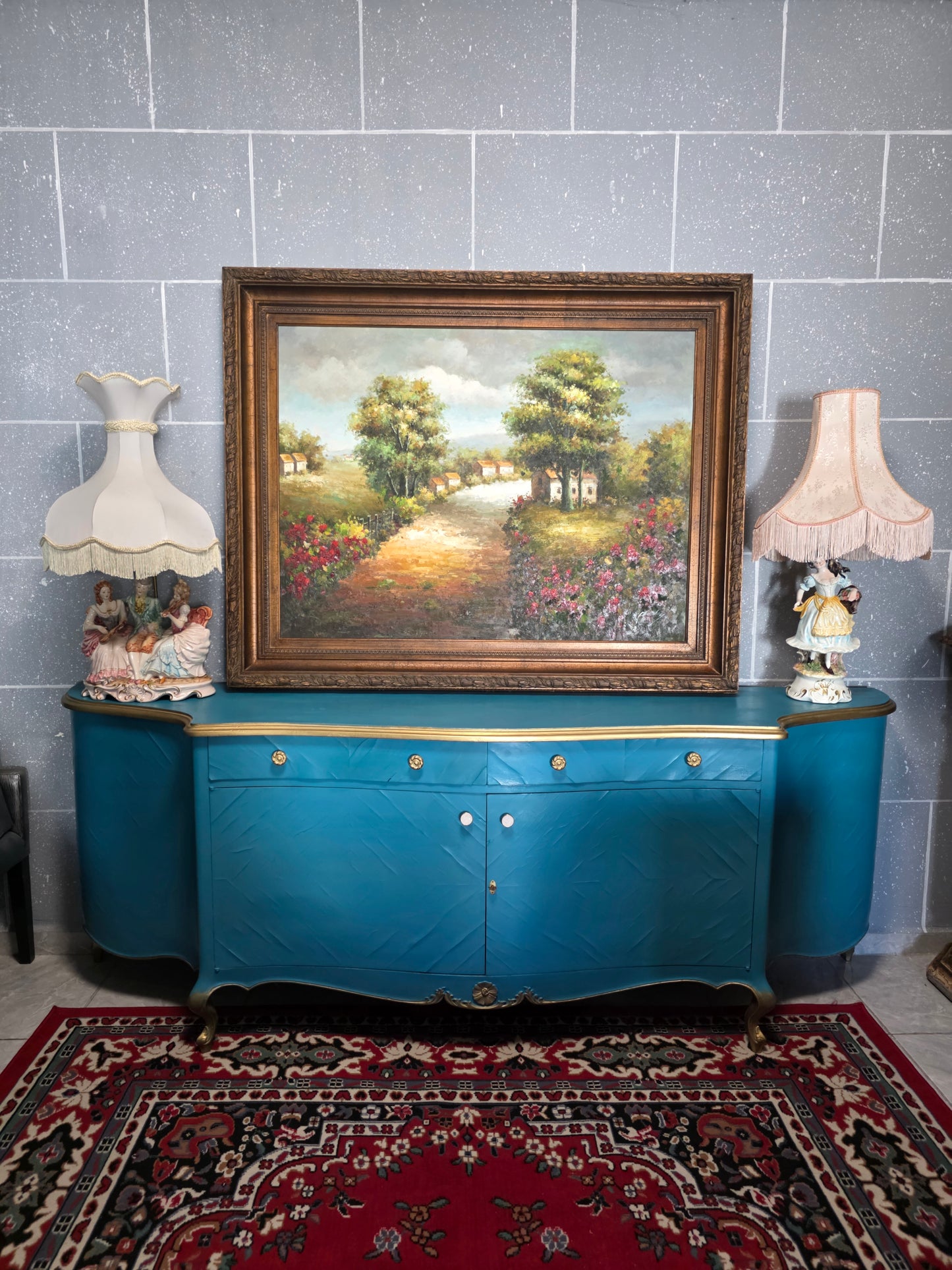 🌿¡Bufetero Antiguo: Una Obra de Elegancia Disponible en Rosarito Antiques!🌿
