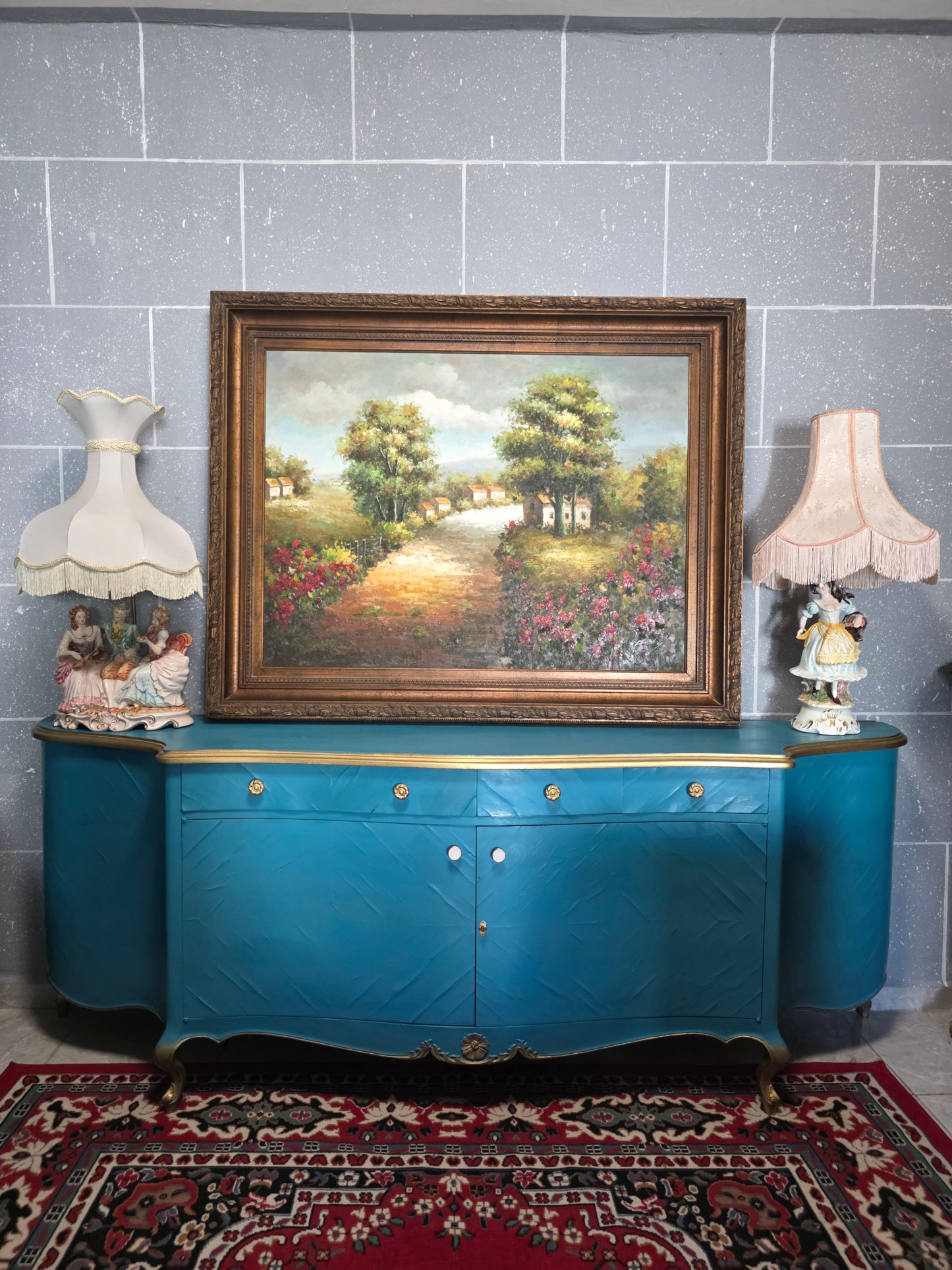 🌿¡Bufetero Antiguo: Una Obra de Elegancia Disponible en Rosarito Antiques!🌿