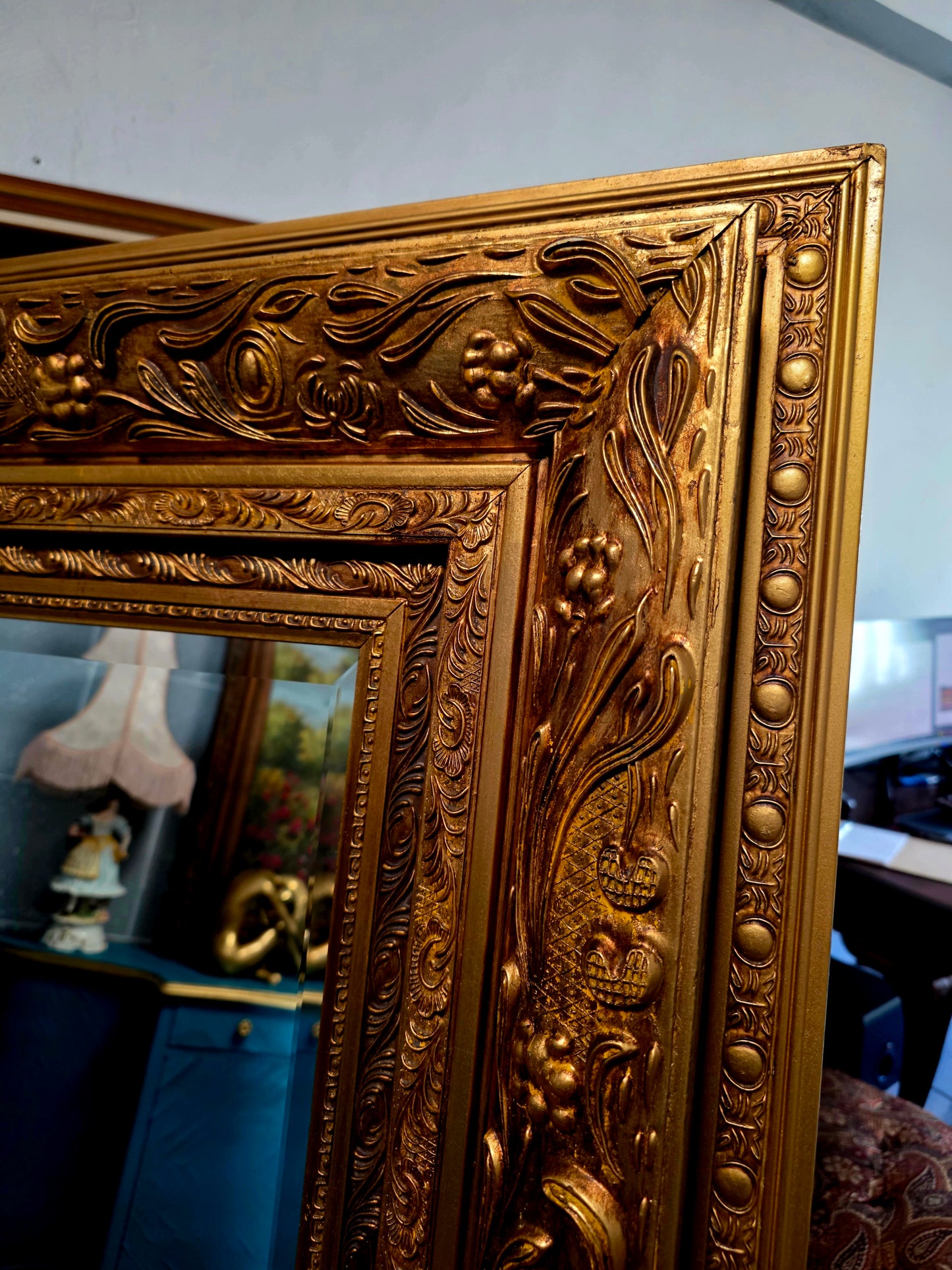 🪞✨Espejo Biselado con Marco de Madera Tallada a Mano – Reflejo de Nobleza Atemporal✨🪞