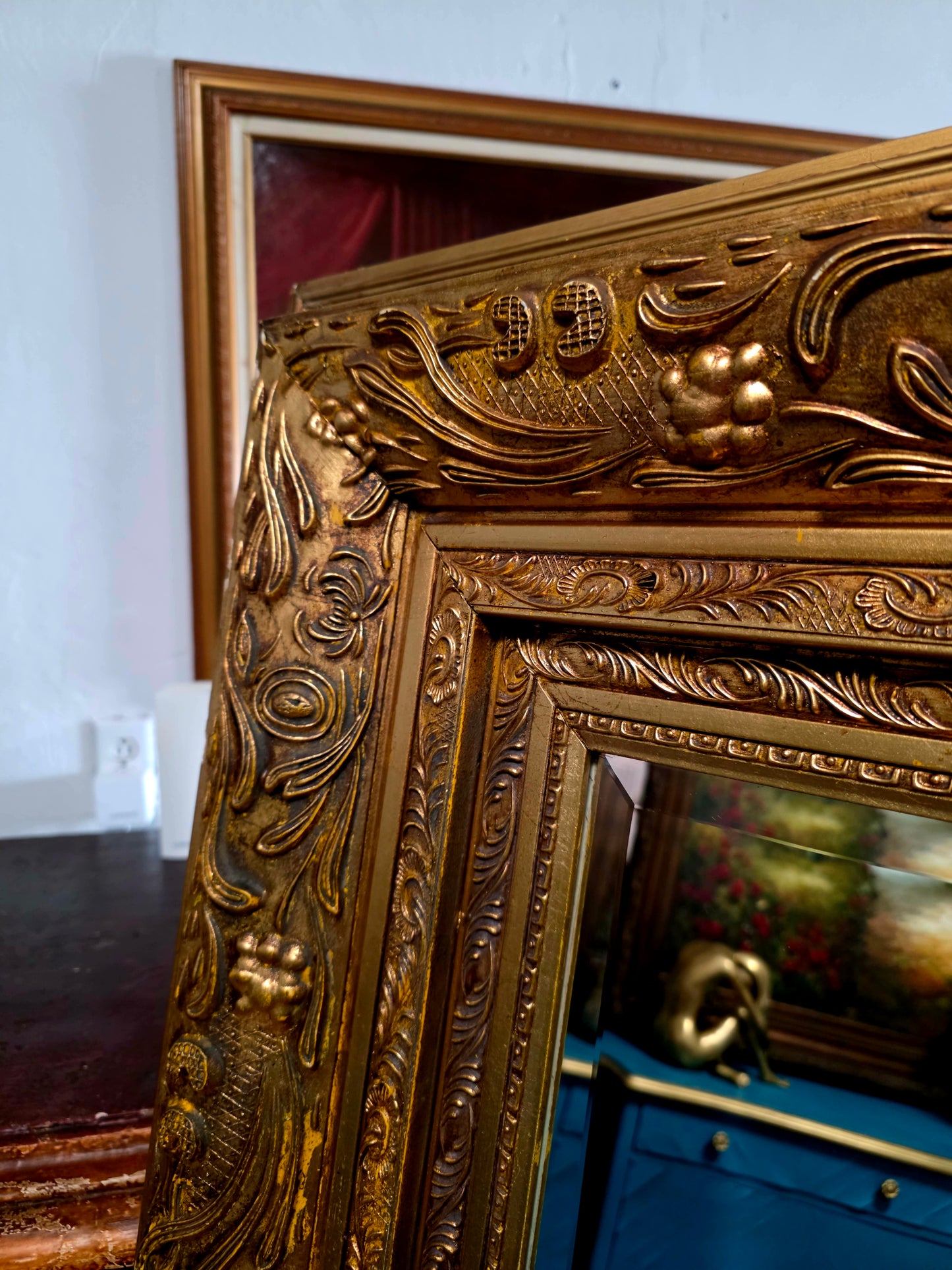 🪞✨Espejo Biselado con Marco de Madera Tallada a Mano – Reflejo de Nobleza Atemporal✨🪞