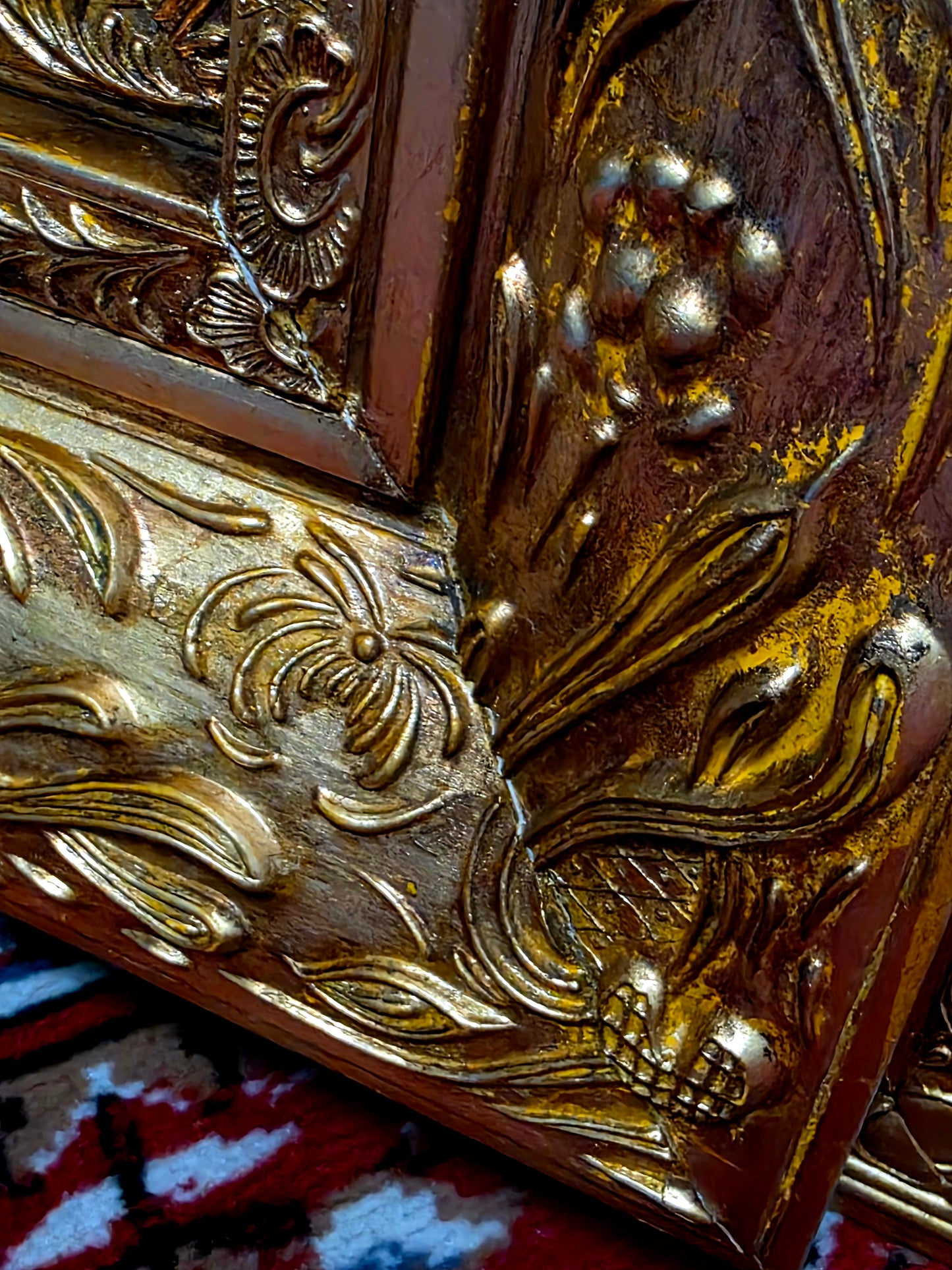 🪞✨Espejo Biselado con Marco de Madera Tallada a Mano – Reflejo de Nobleza Atemporal✨🪞
