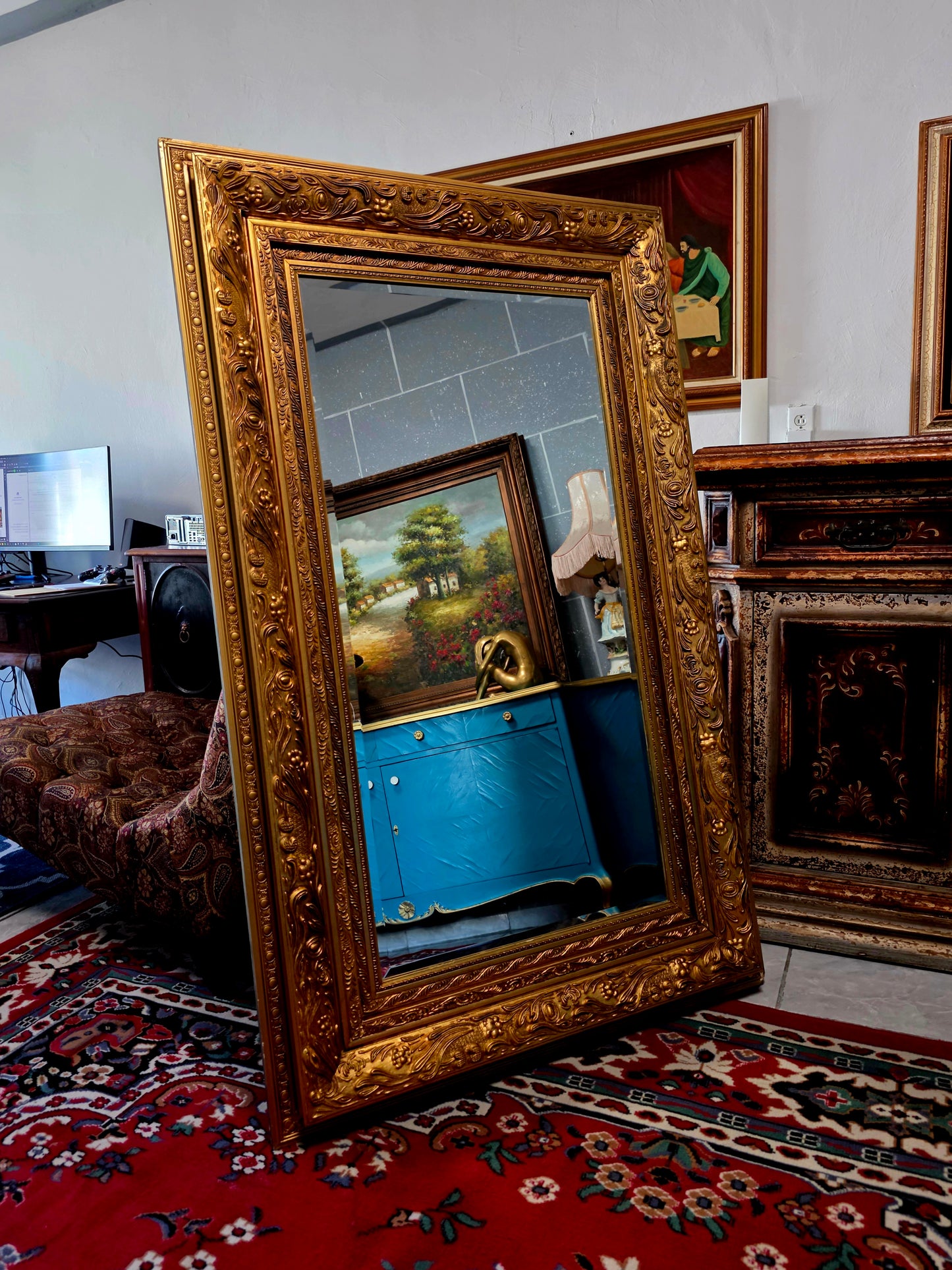 🪞✨Espejo Biselado con Marco de Madera Tallada a Mano – Reflejo de Nobleza Atemporal✨🪞