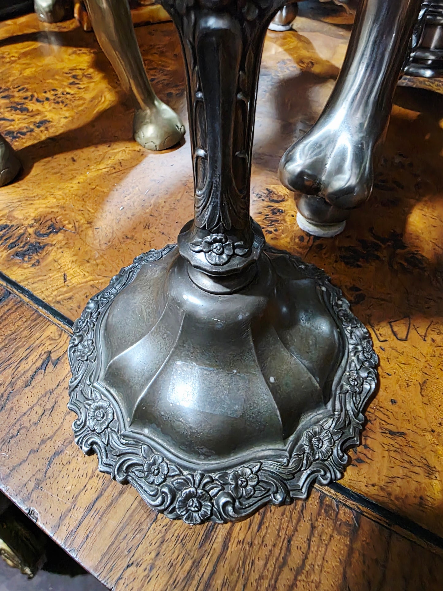 🔥🕯️🔥Candelabro Vintage de Metal Plateado de 3 apliques🔥🕯️🔥