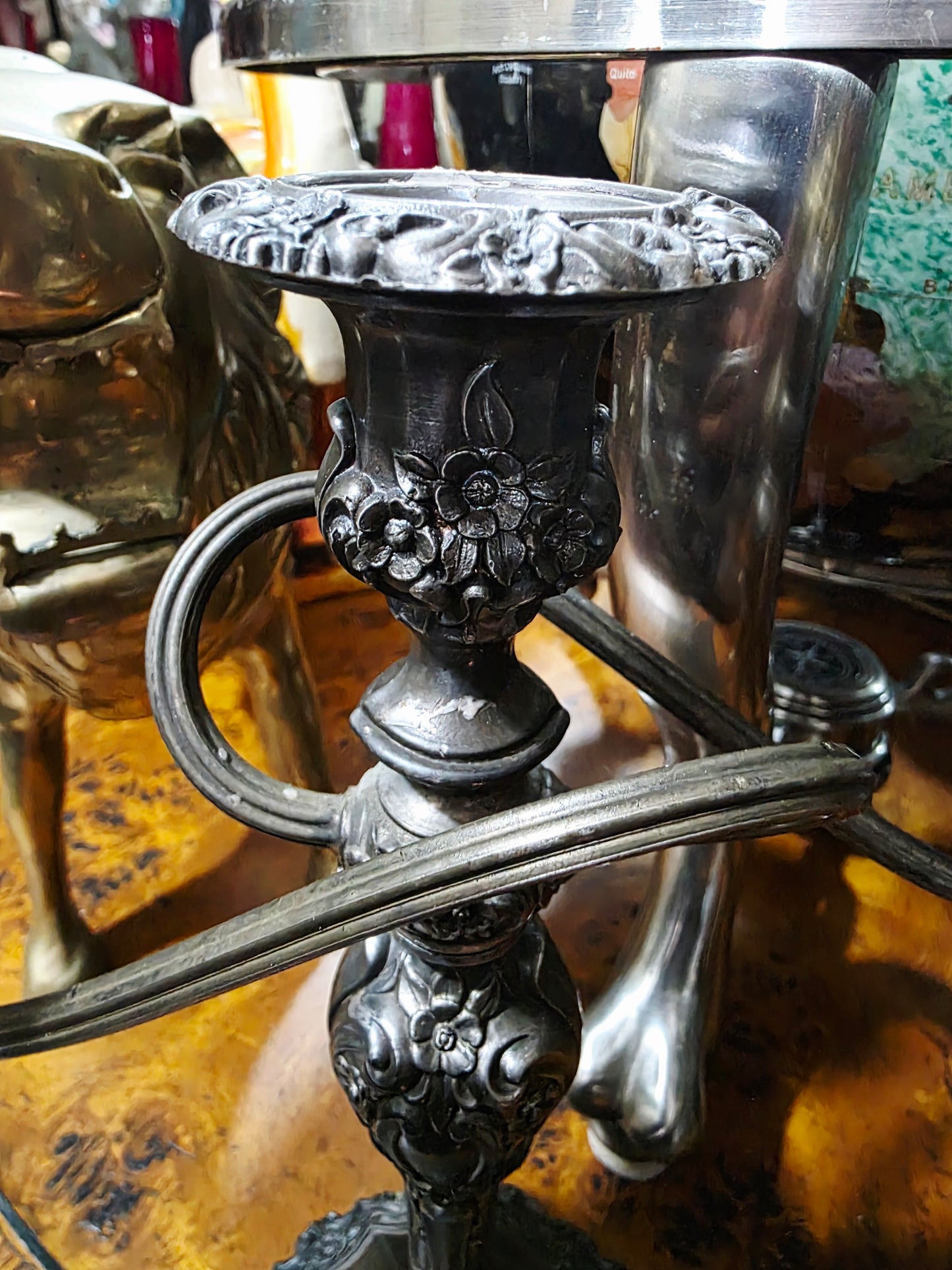 🔥🕯️🔥Candelabro Vintage de Metal Plateado de 3 apliques🔥🕯️🔥