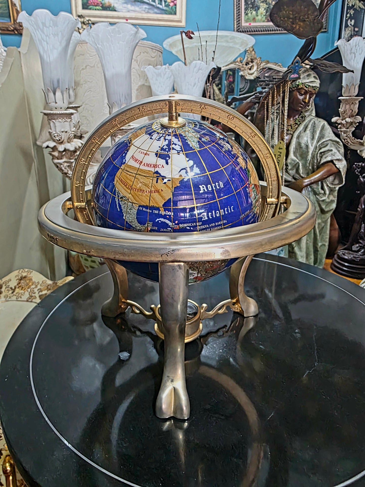 🌍 Globo Decorativo en Cobre – Elegancia Geográfica con Alma Clásica