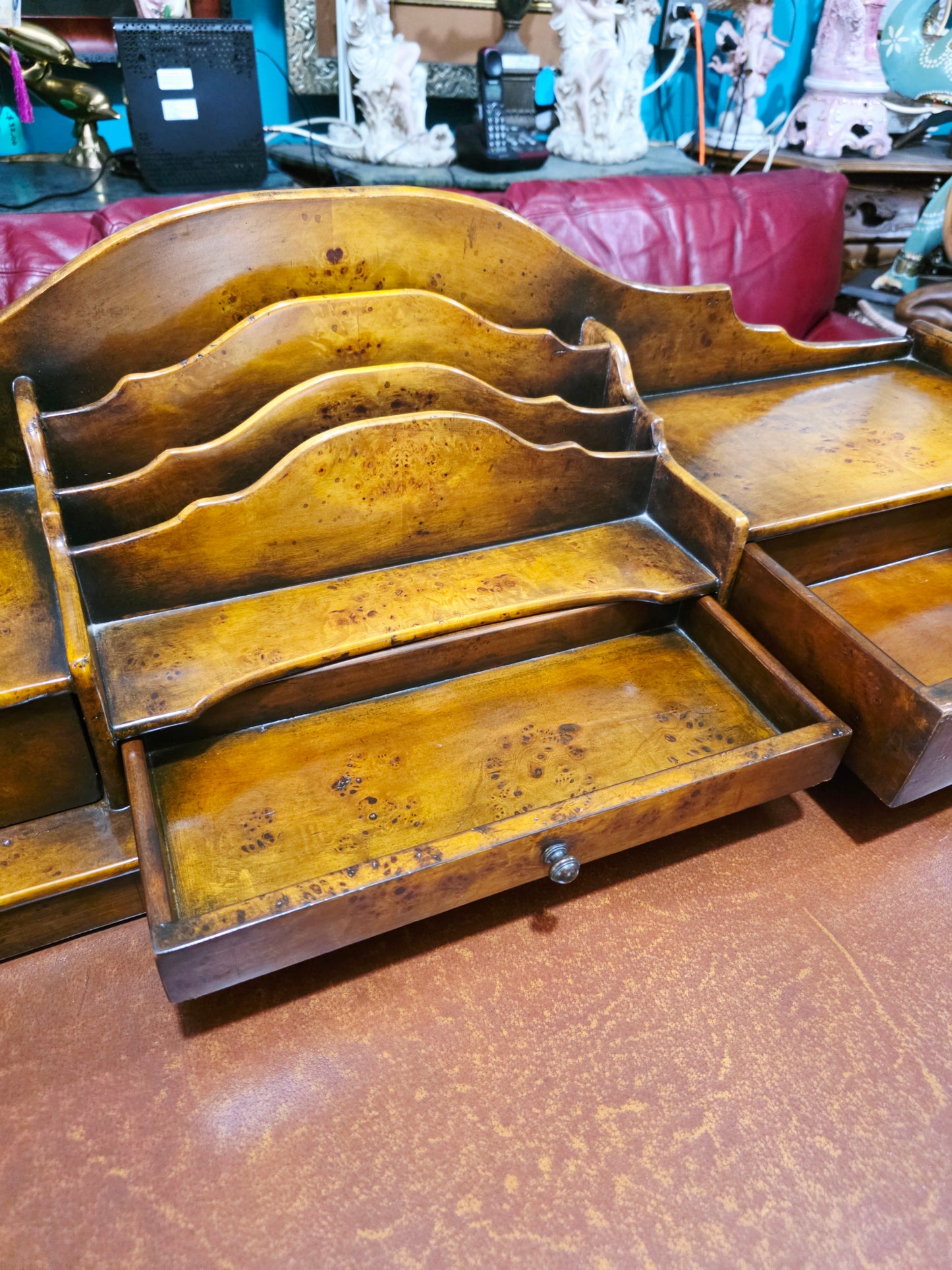 🪶 Secreter Antiguo en Madera de Acacia – Elegancia Clásica y Funcionalidad Atemporal 🪶