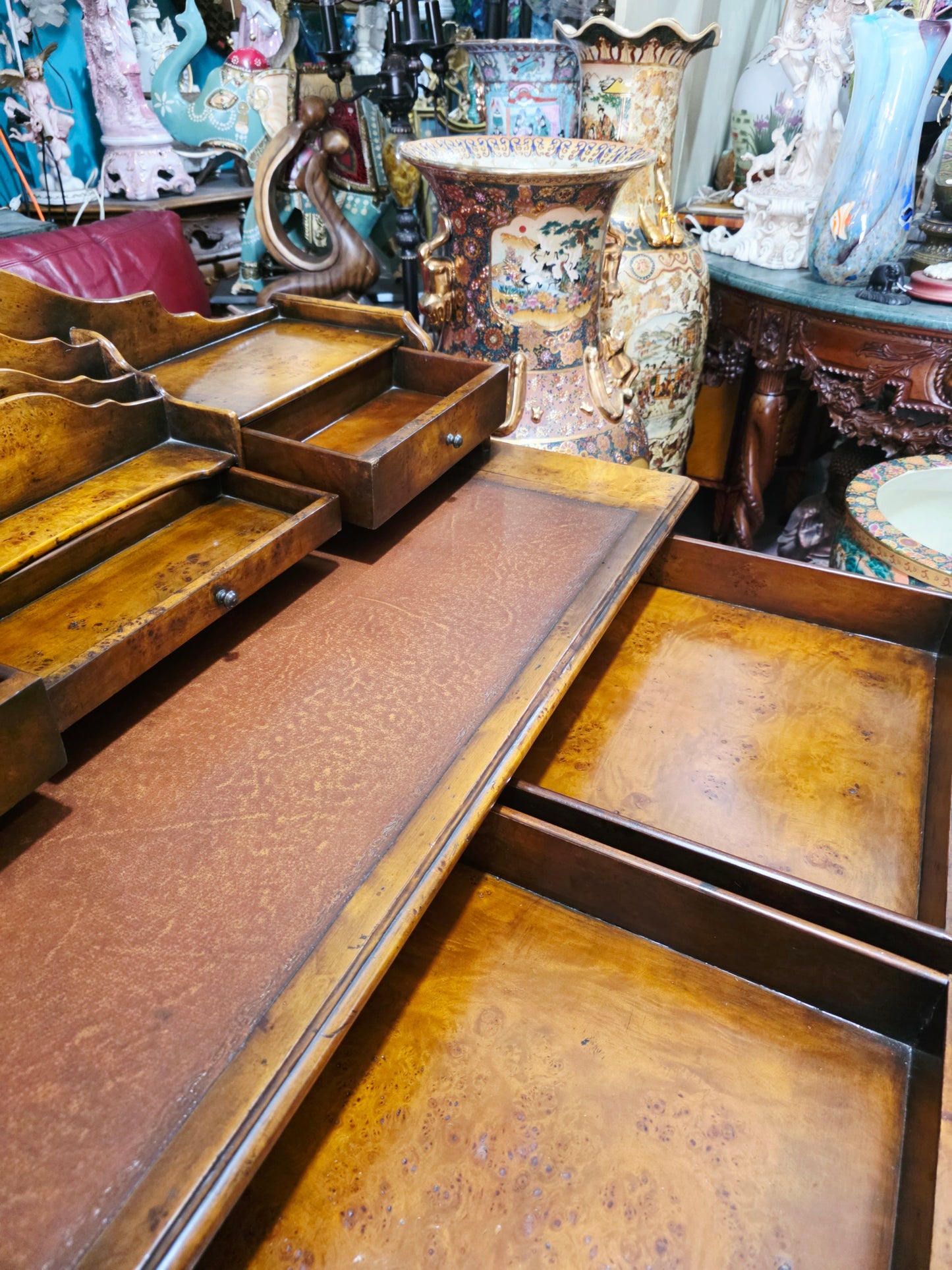 🪶 Secreter Antiguo en Madera de Acacia – Elegancia Clásica y Funcionalidad Atemporal 🪶