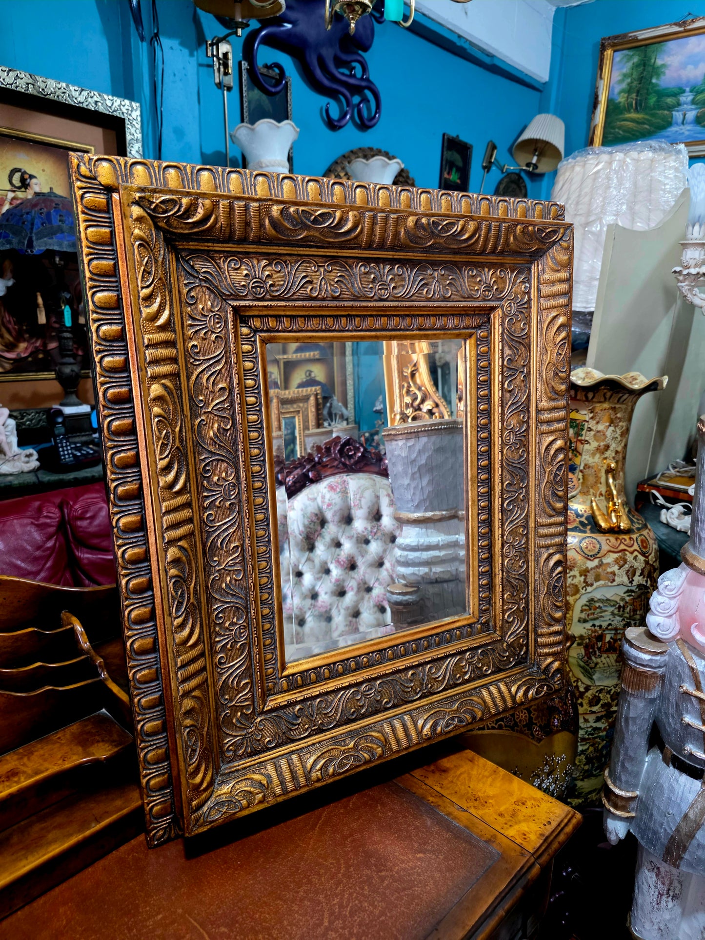 💞🌟🪞 Espejo Antiguo de Madera Tallada con Acabado en Oro Viejo – Elegancia Clásica 🪞🌟💞