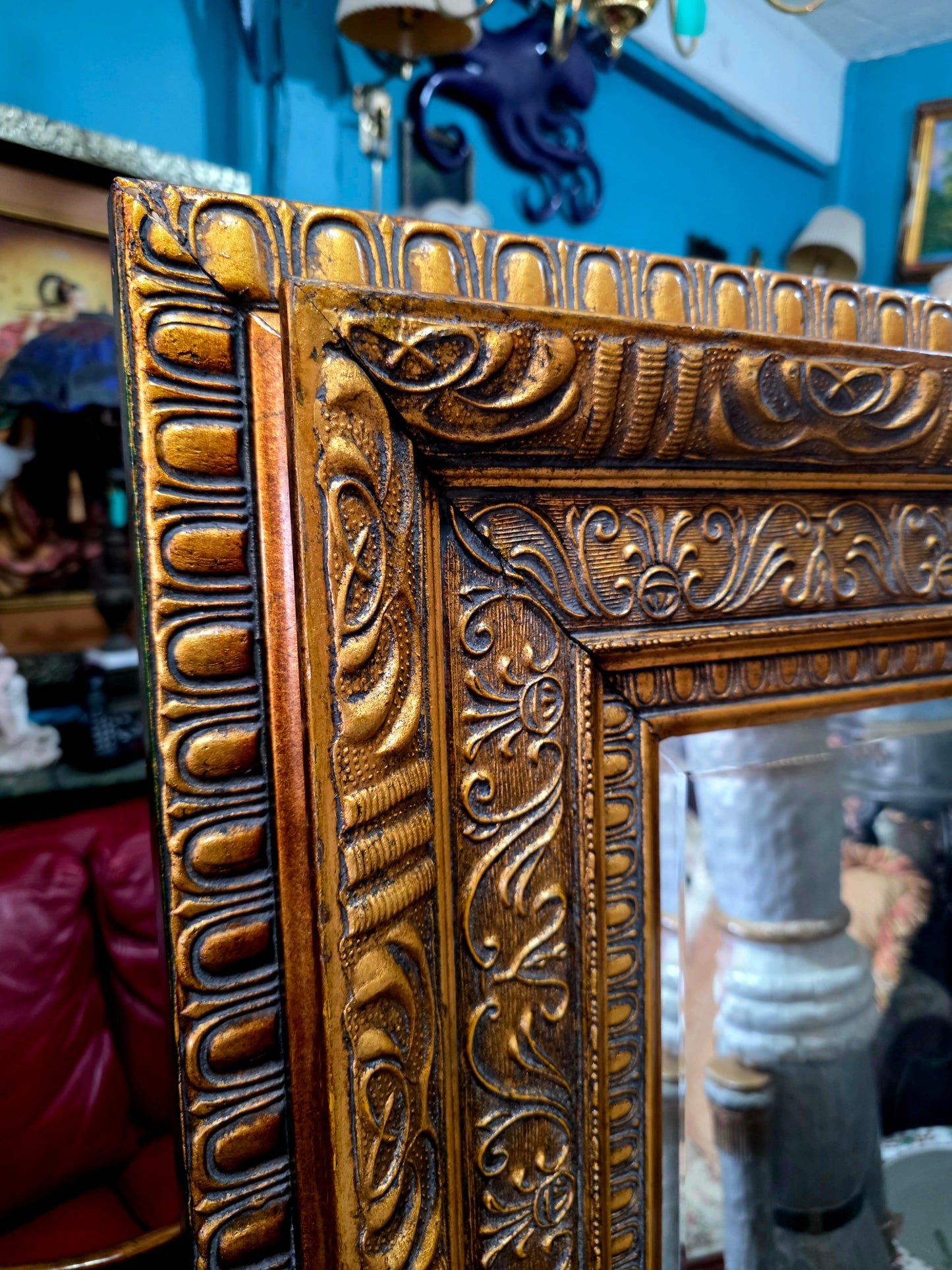 💞🌟🪞 Espejo Antiguo de Madera Tallada con Acabado en Oro Viejo – Elegancia Clásica 🪞🌟💞