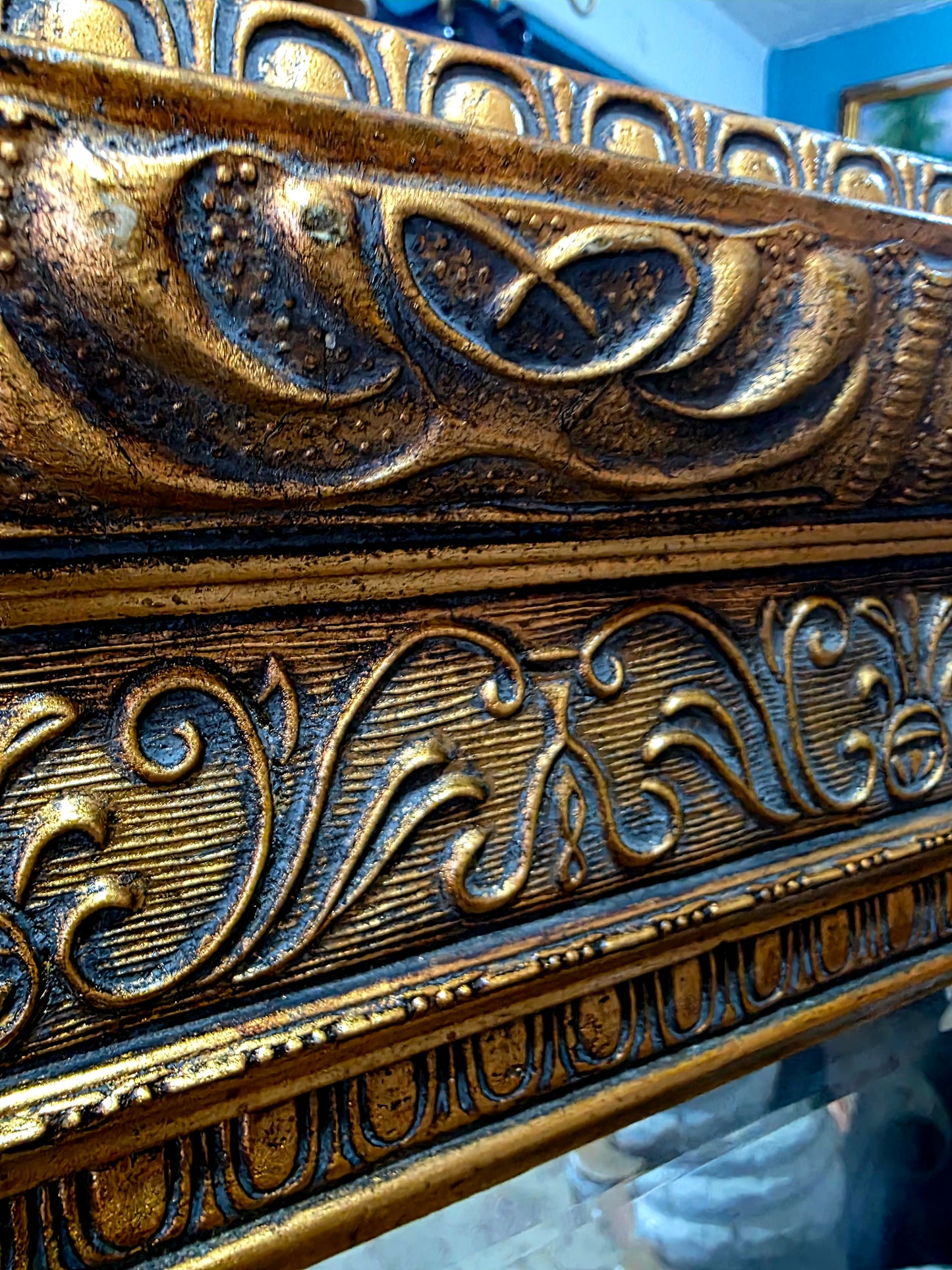 💞🌟🪞 Espejo Antiguo de Madera Tallada con Acabado en Oro Viejo – Elegancia Clásica 🪞🌟💞