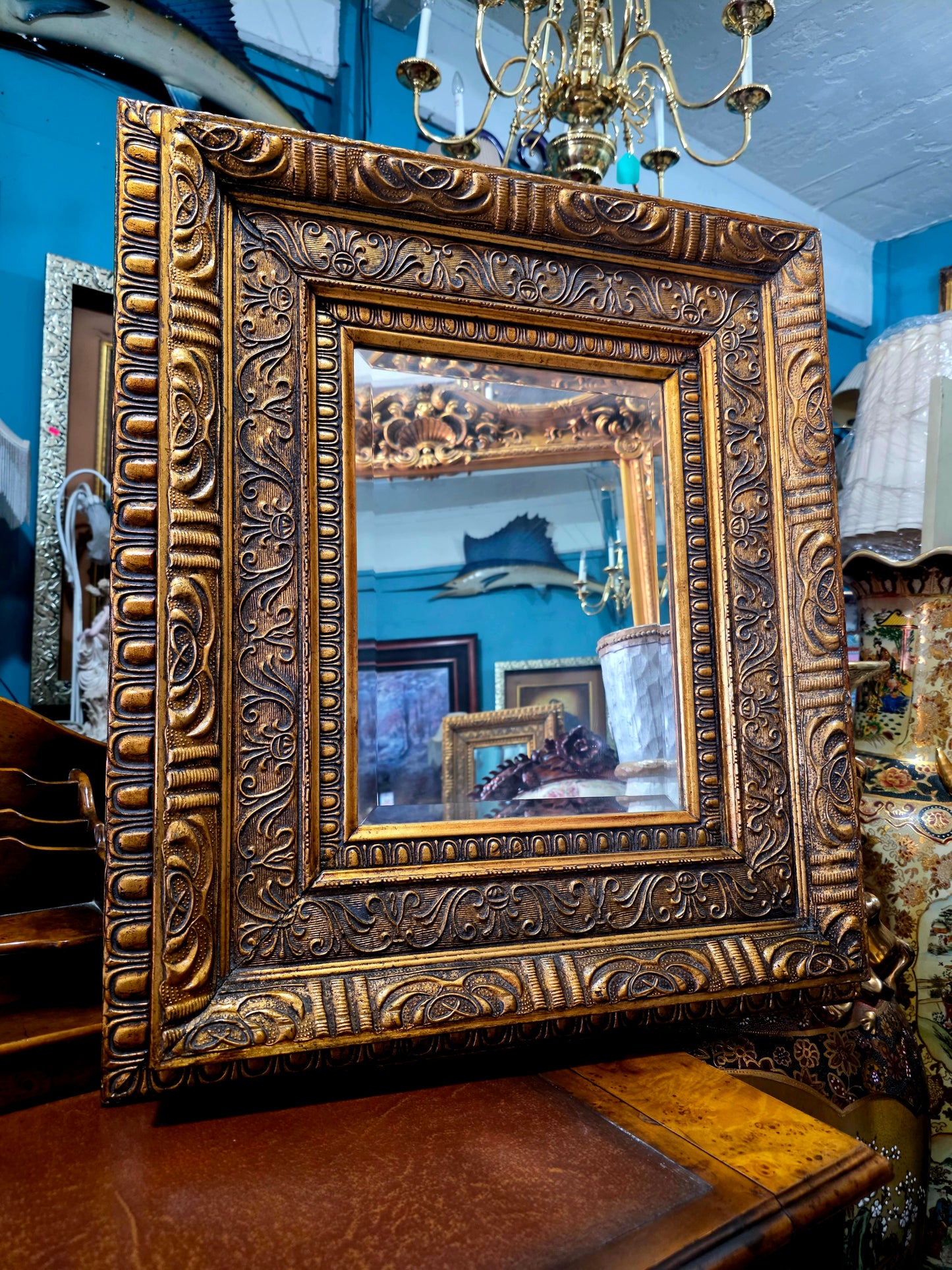 💞🌟🪞 Espejo Antiguo de Madera Tallada con Acabado en Oro Viejo – Elegancia Clásica 🪞🌟💞